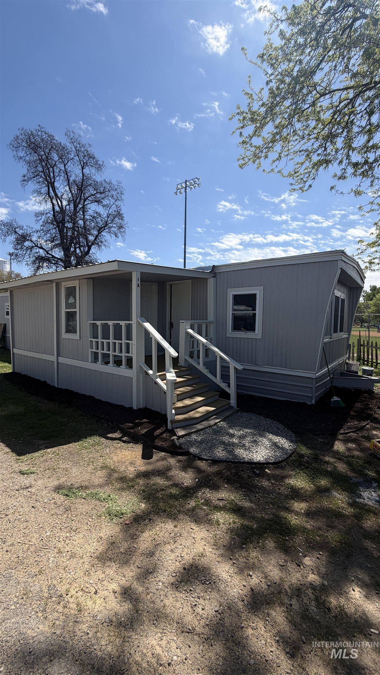 property viewer photo 3