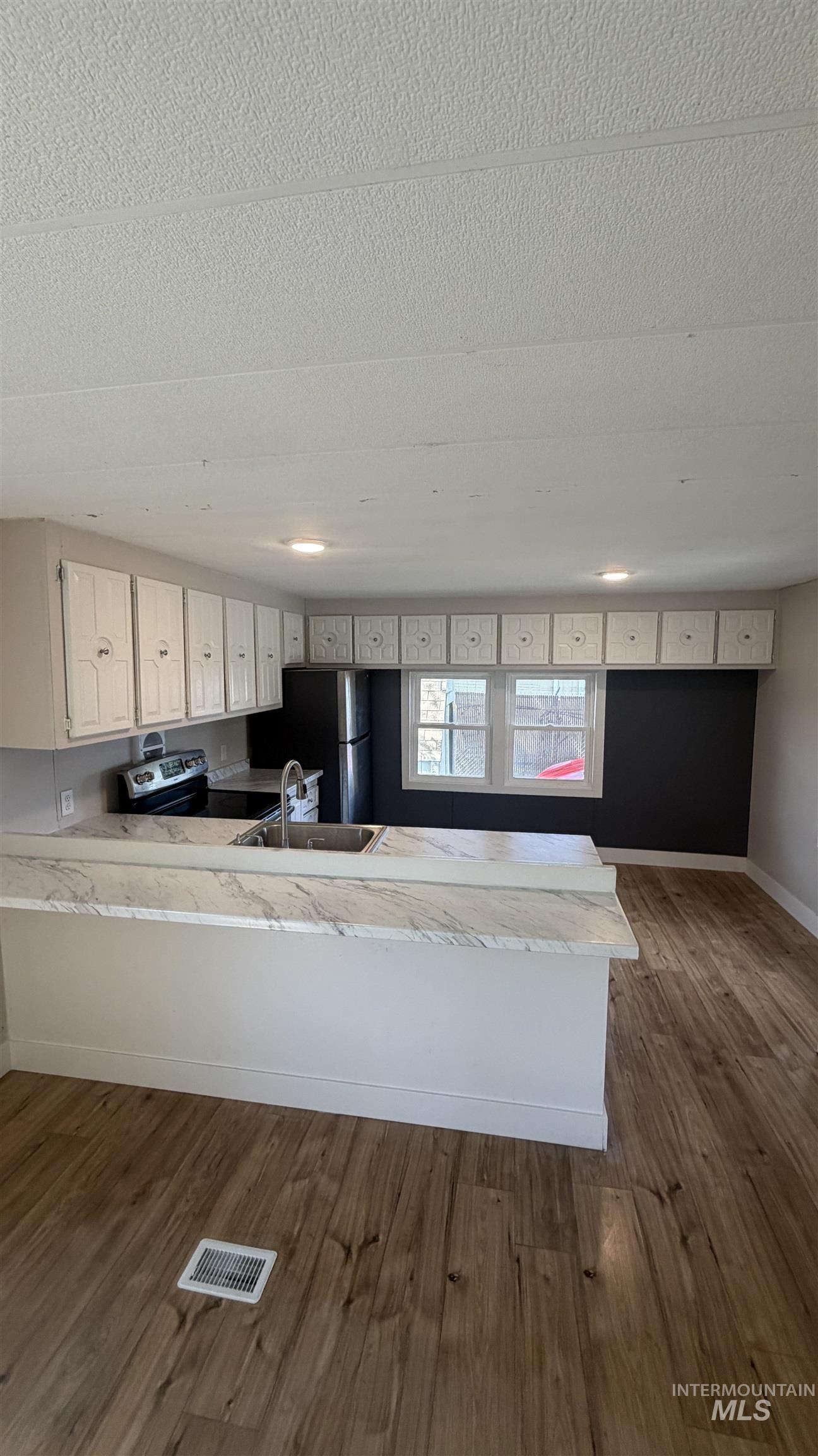property viewer photo 4
