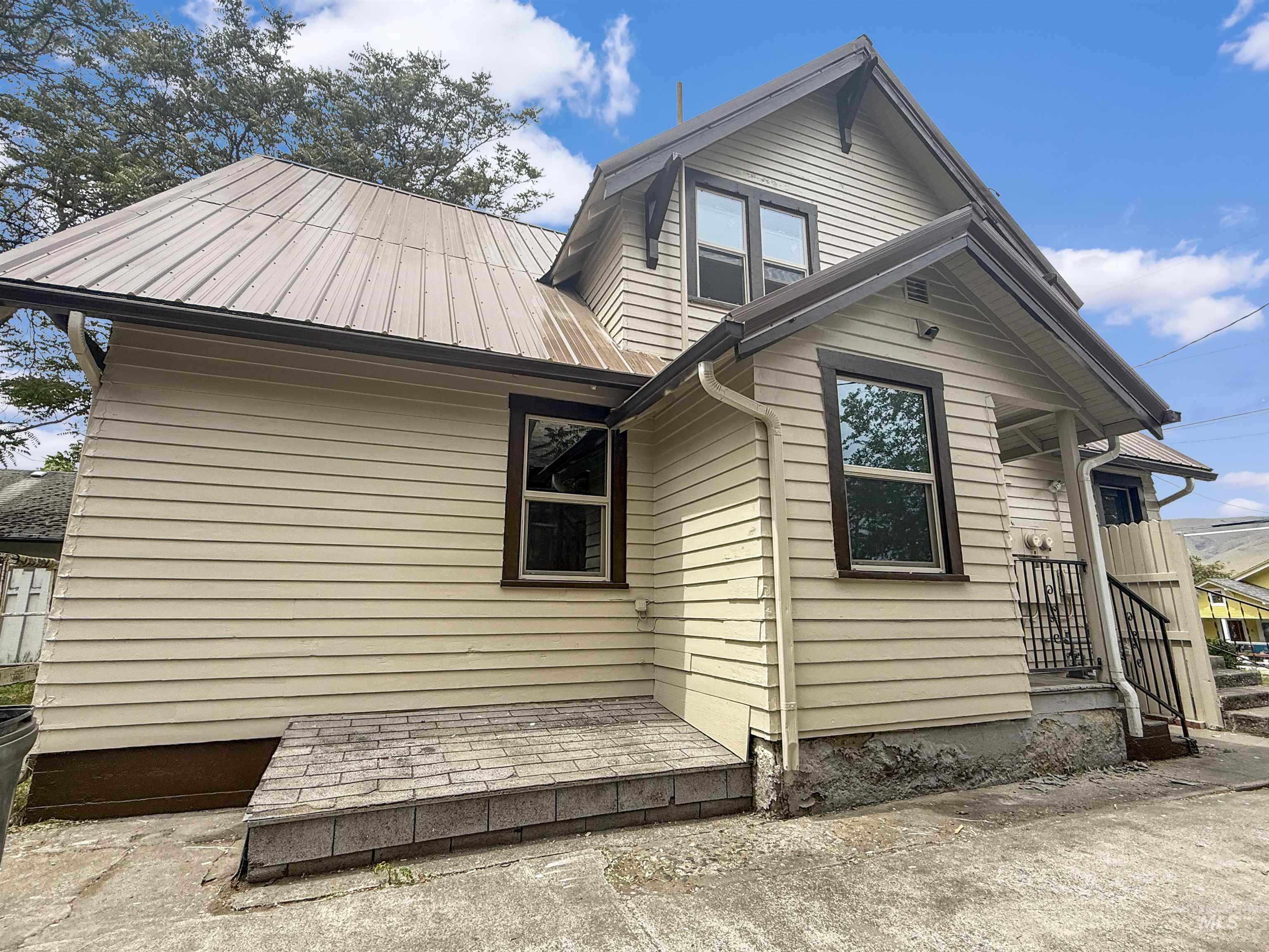 main property photo 21