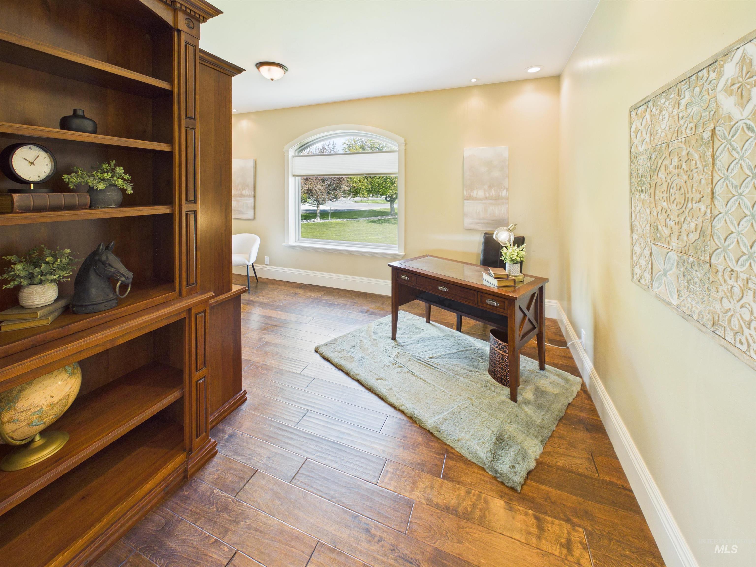 main property photo 18