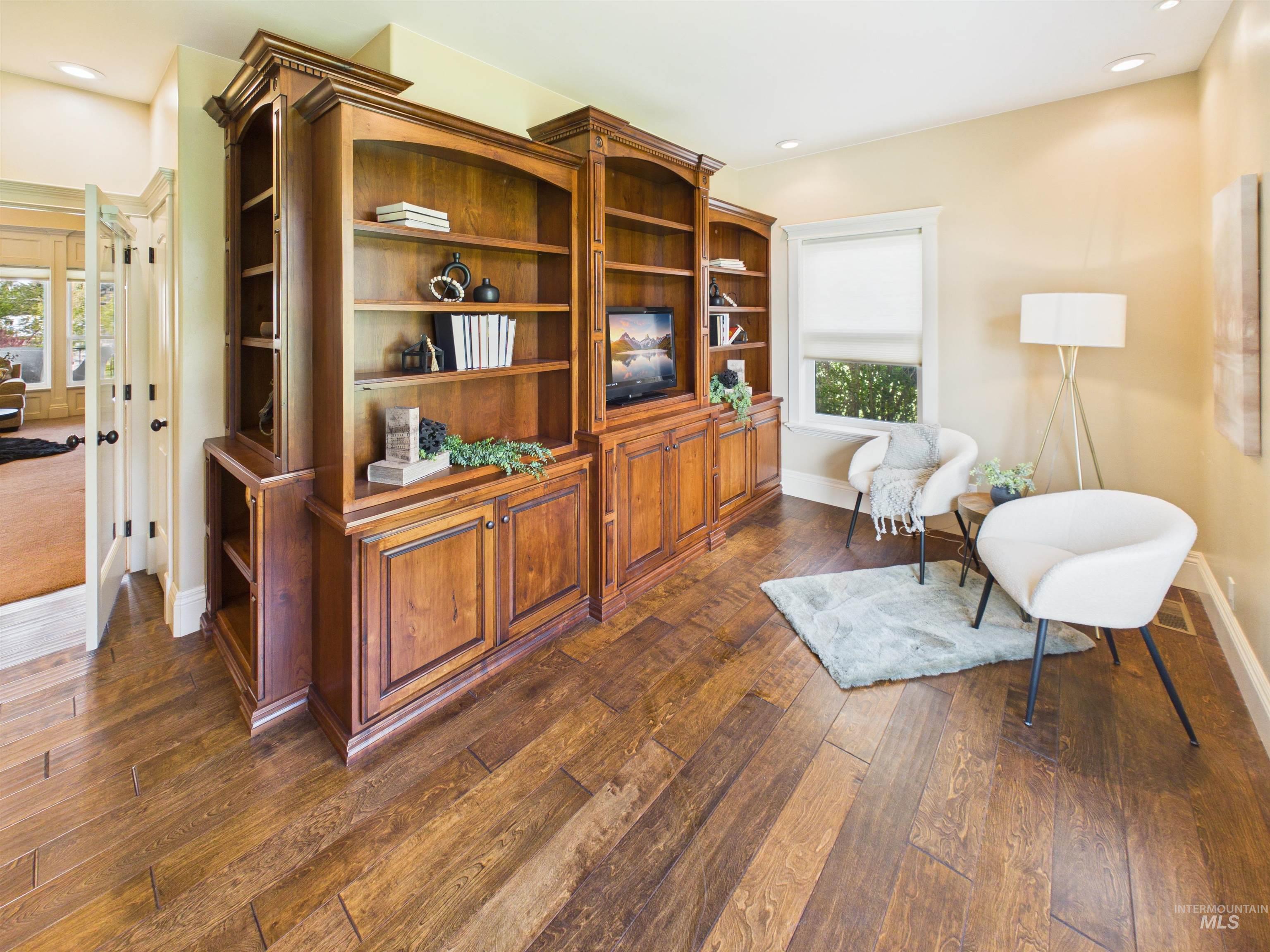 main property photo 19