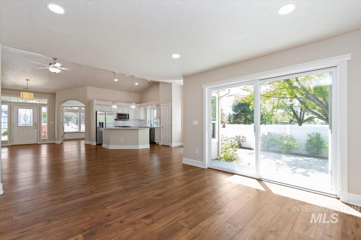 property viewer photo 12