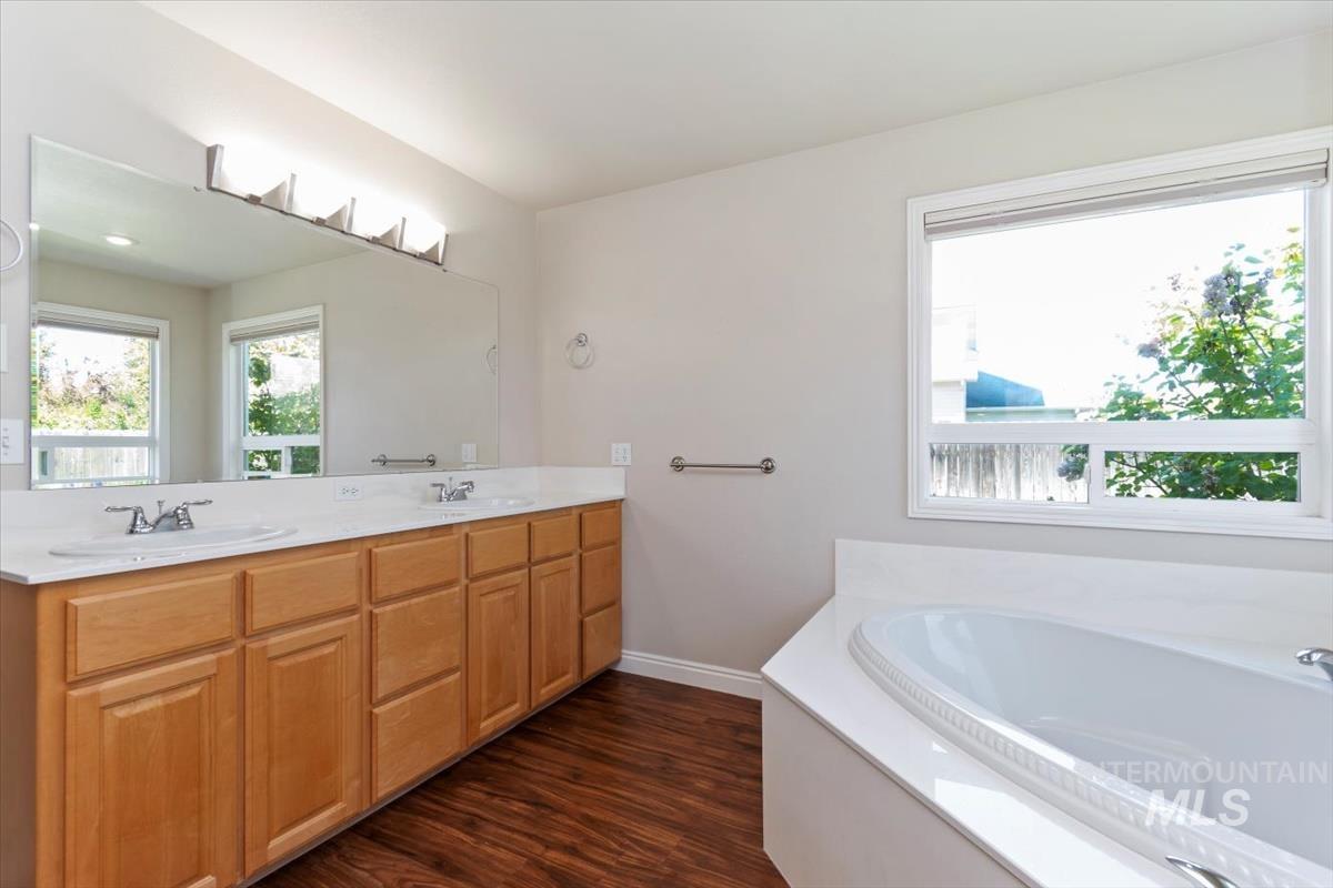 property viewer photo 18