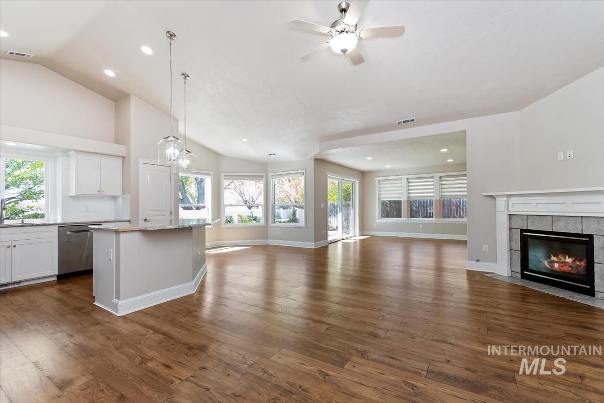 property viewer photo 7
