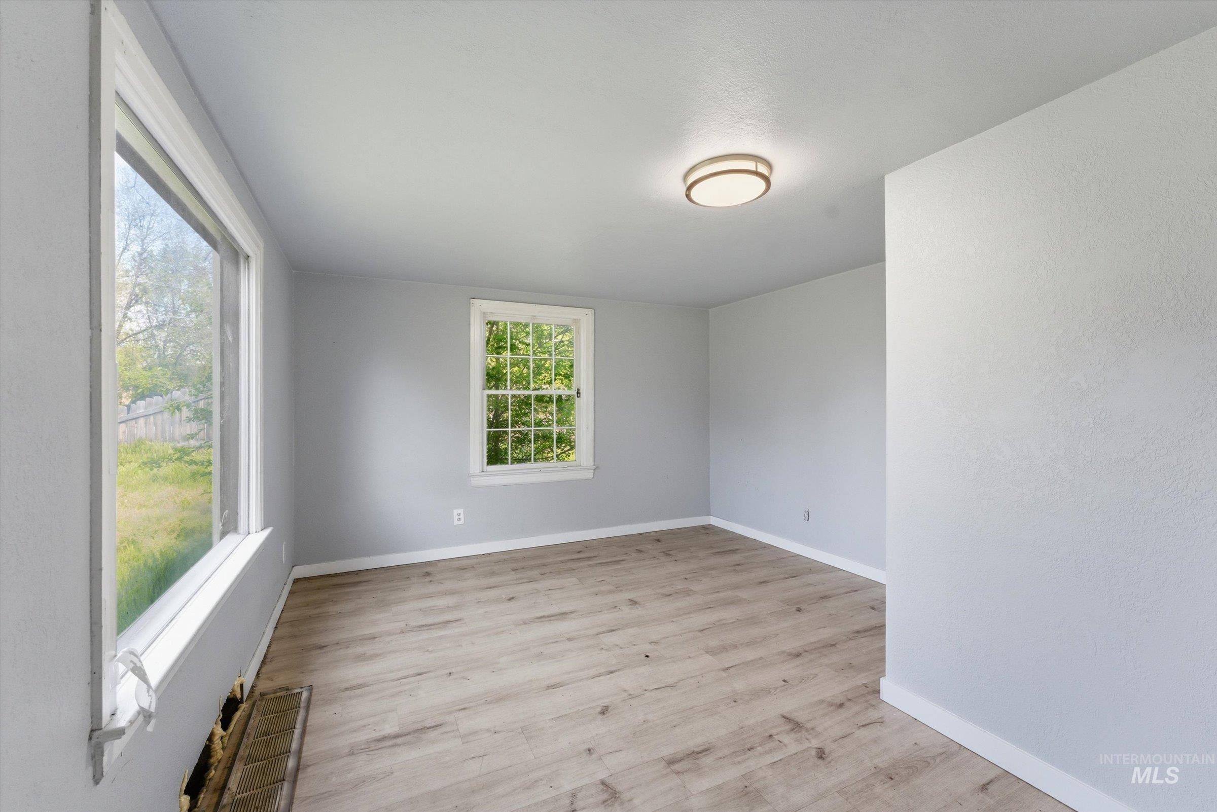 property viewer photo 4