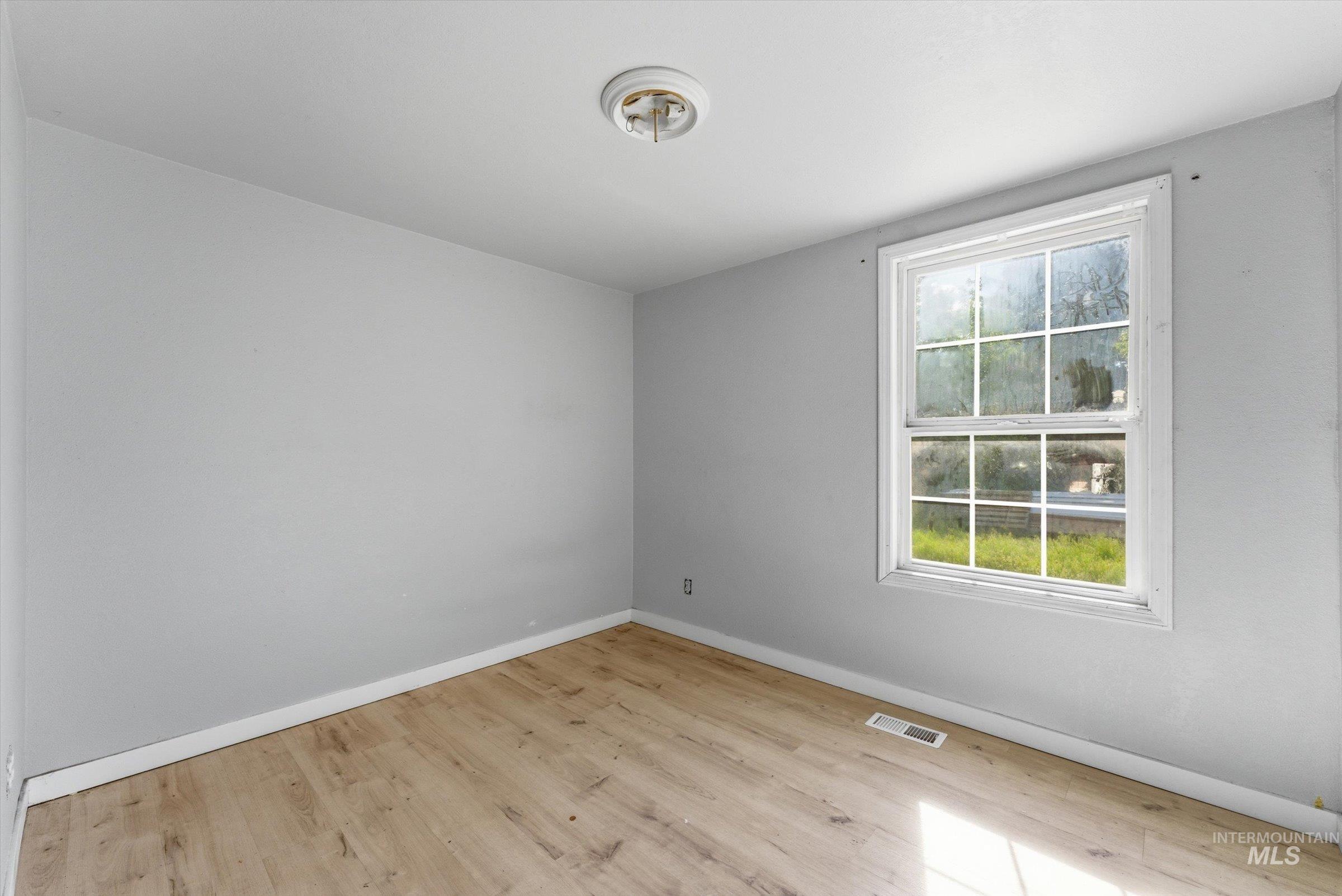 property viewer photo 8
