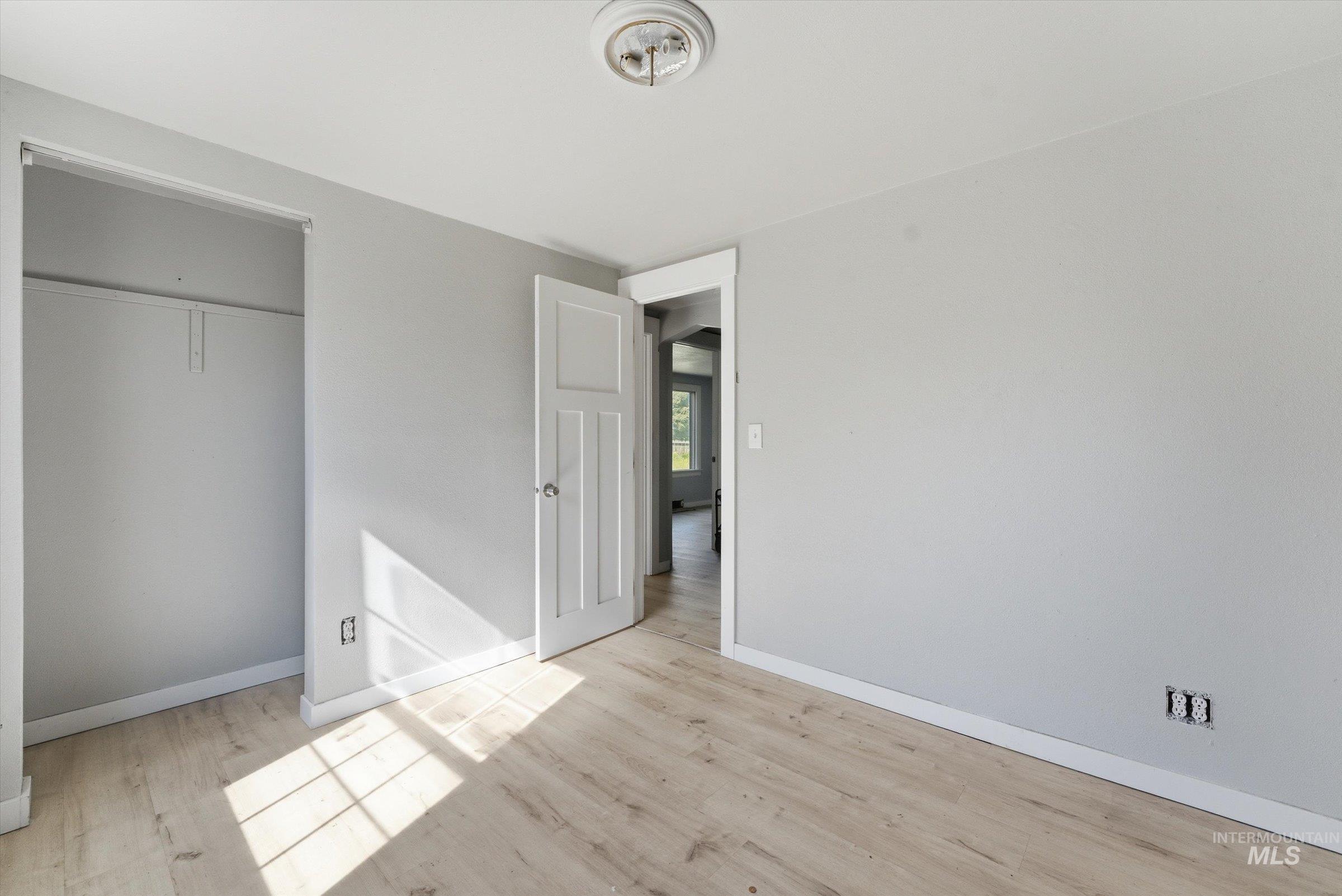 property viewer photo 9