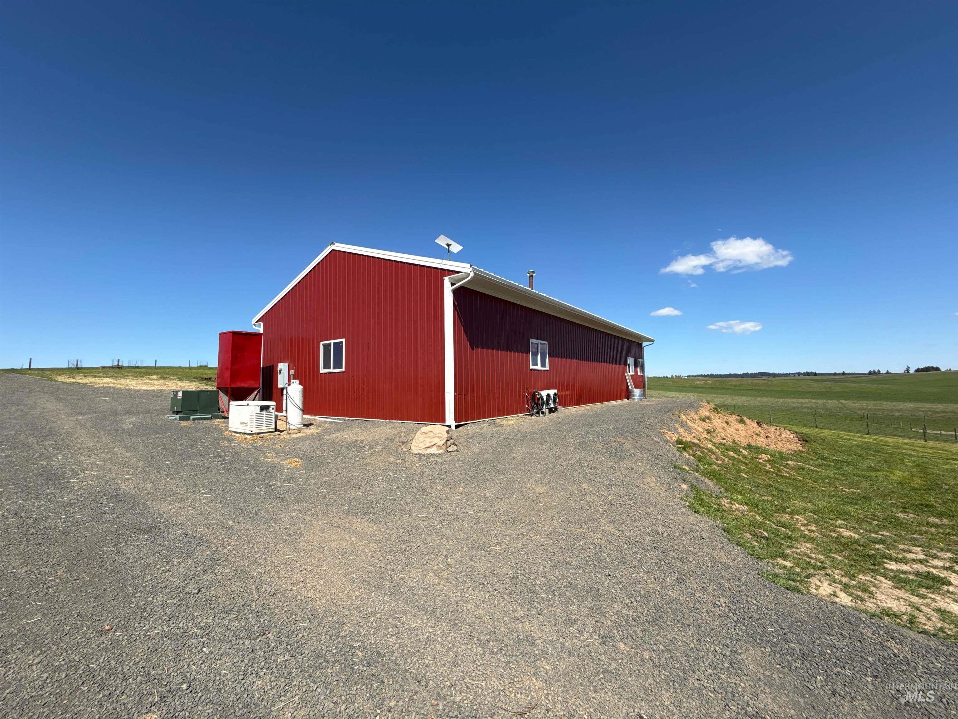 main property photo 4