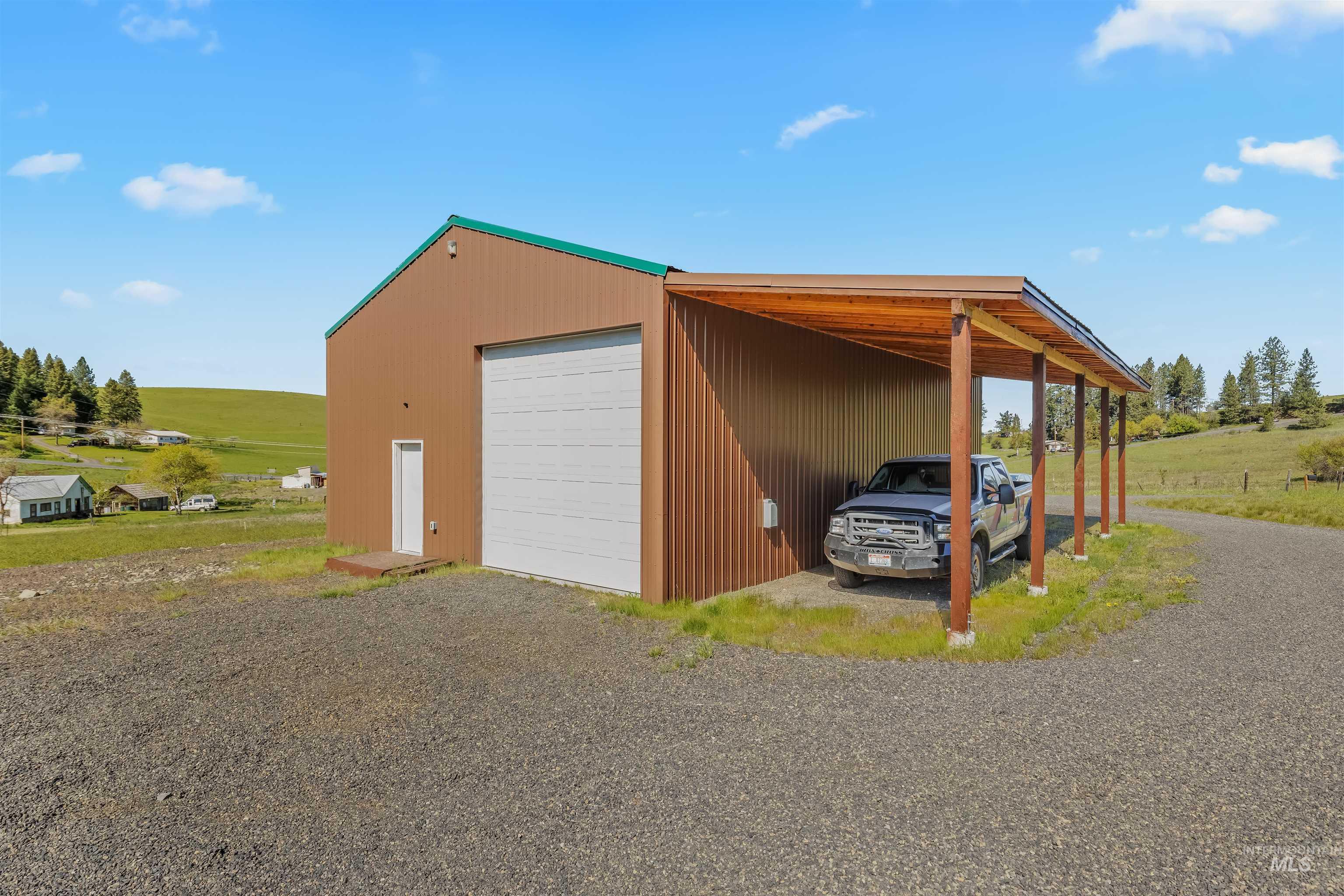 main property photo 41