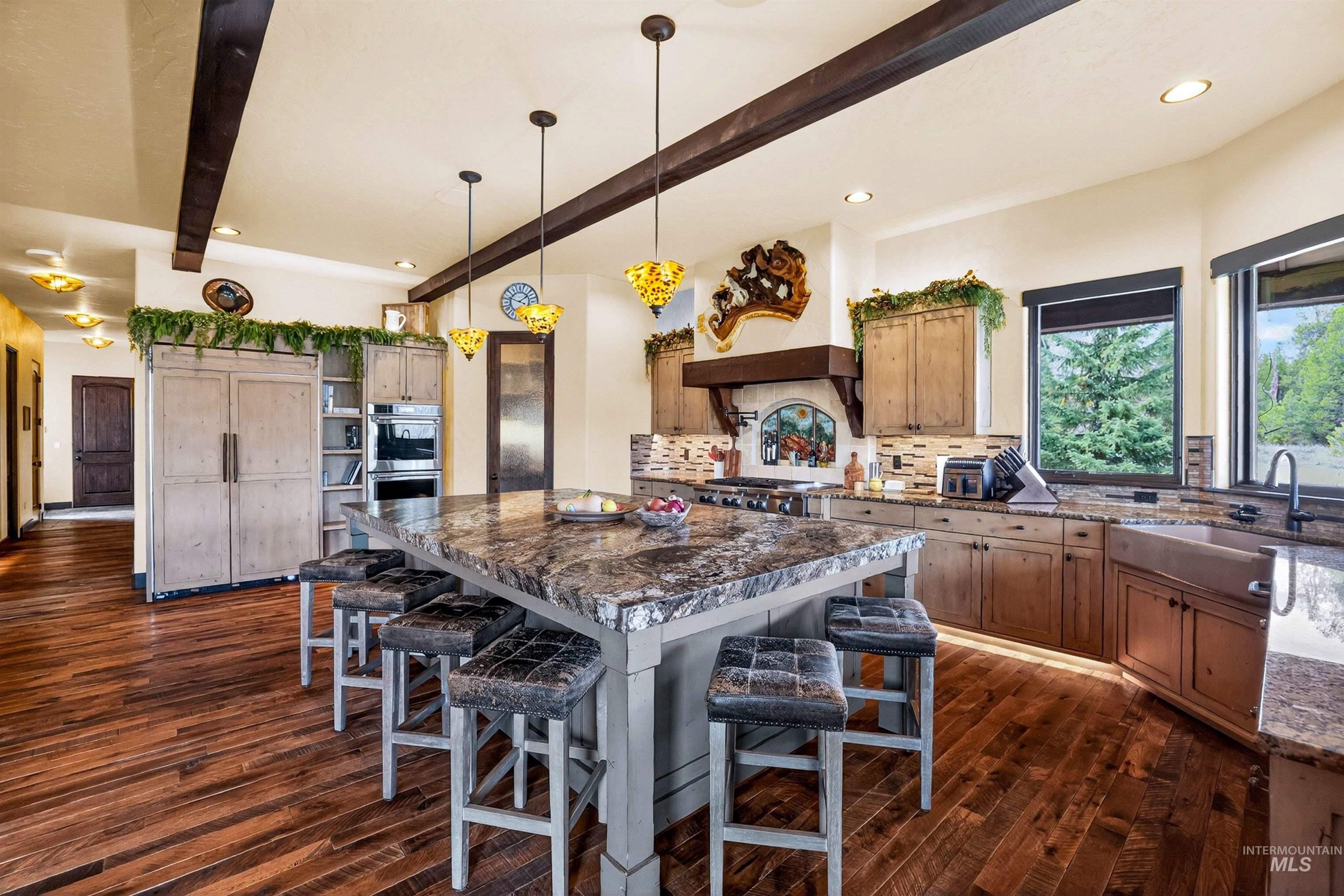 main property photo 10