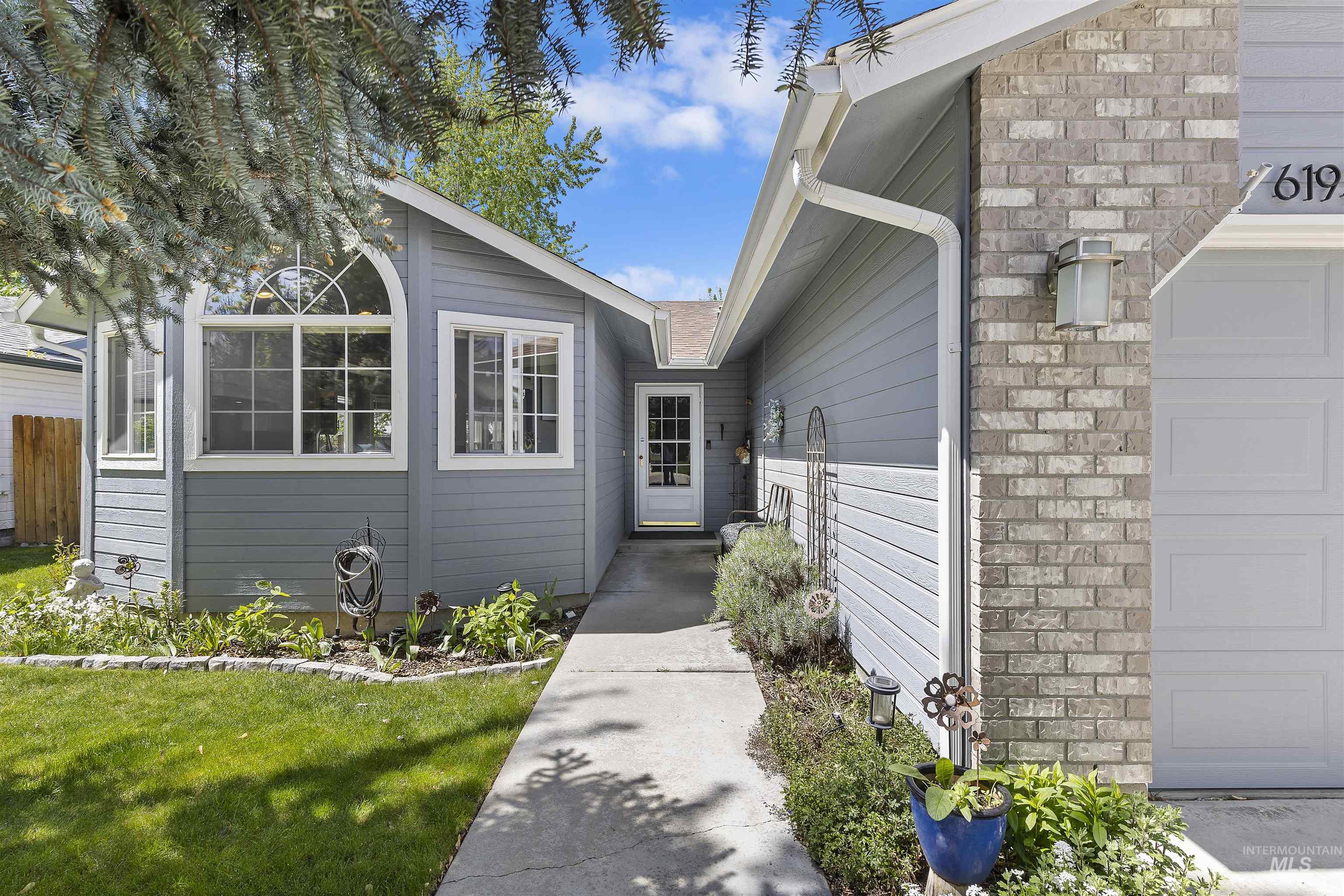 property viewer photo 1
