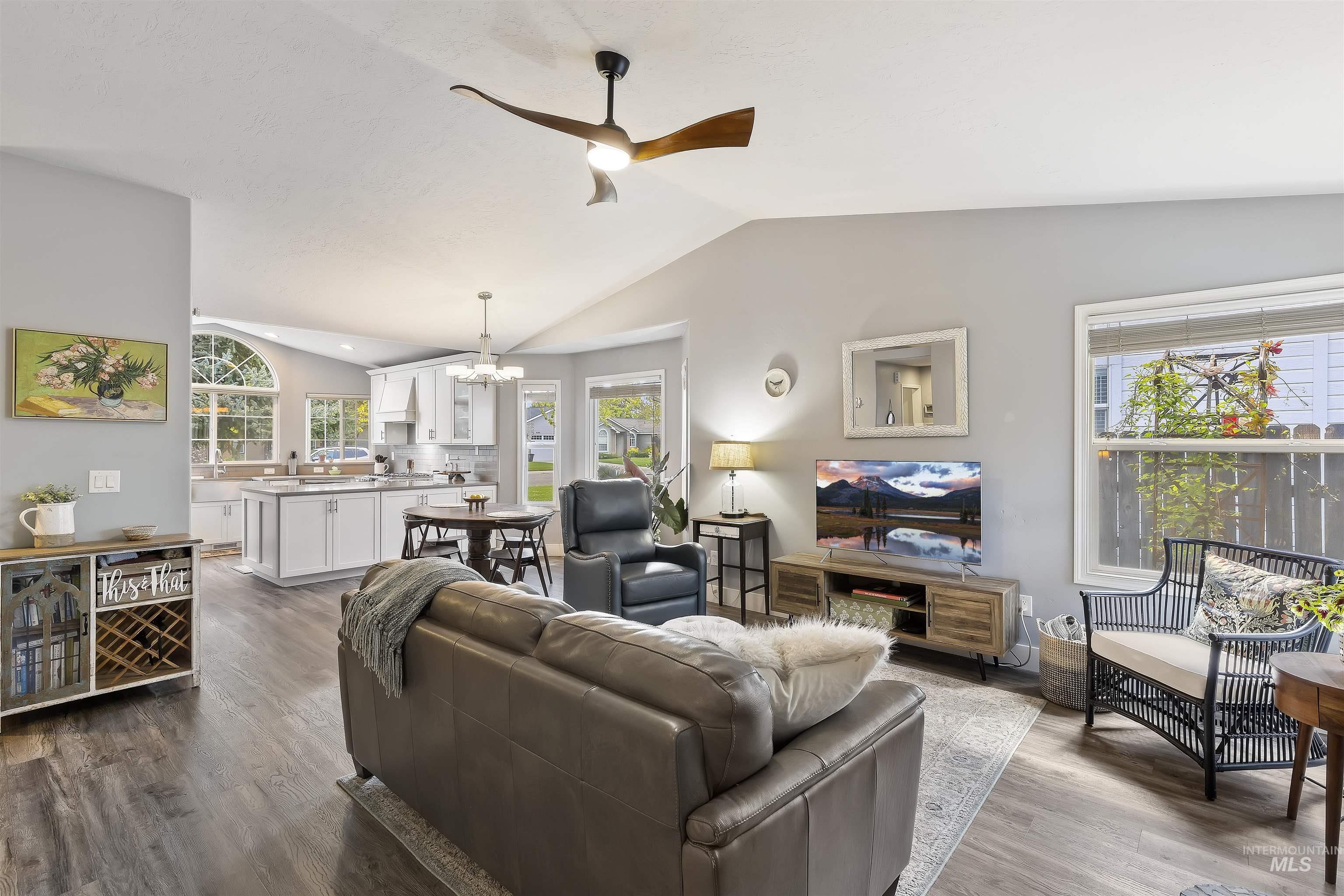 property viewer photo 4