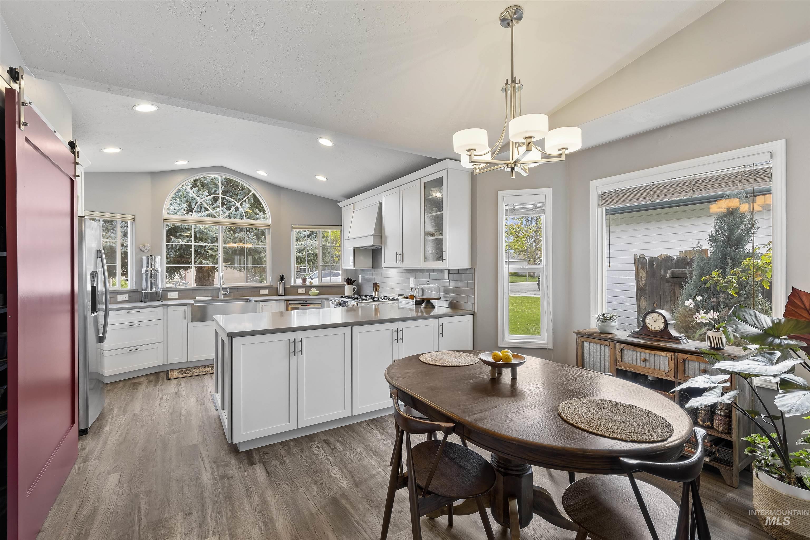 property viewer photo 6