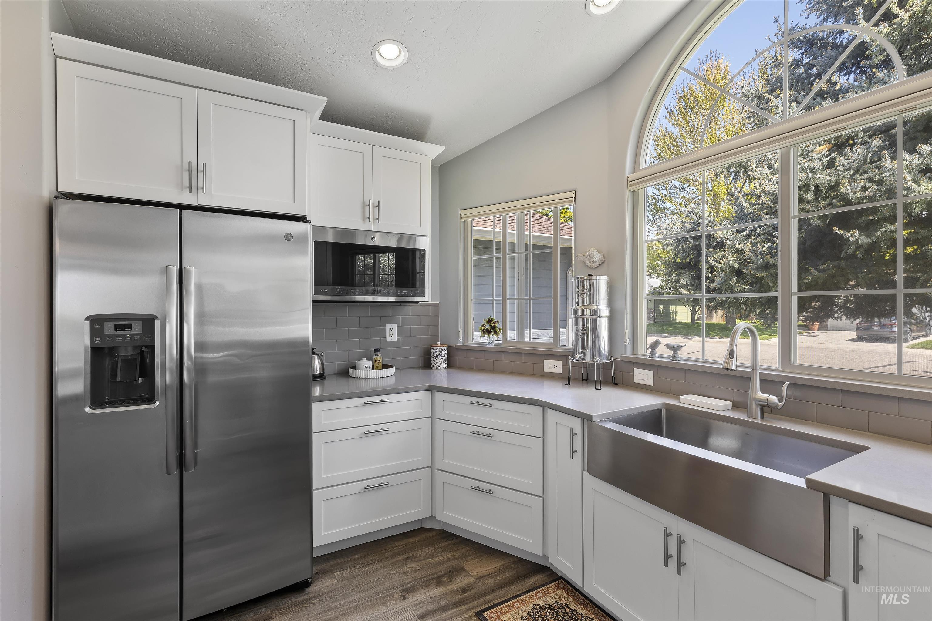 property viewer photo 9