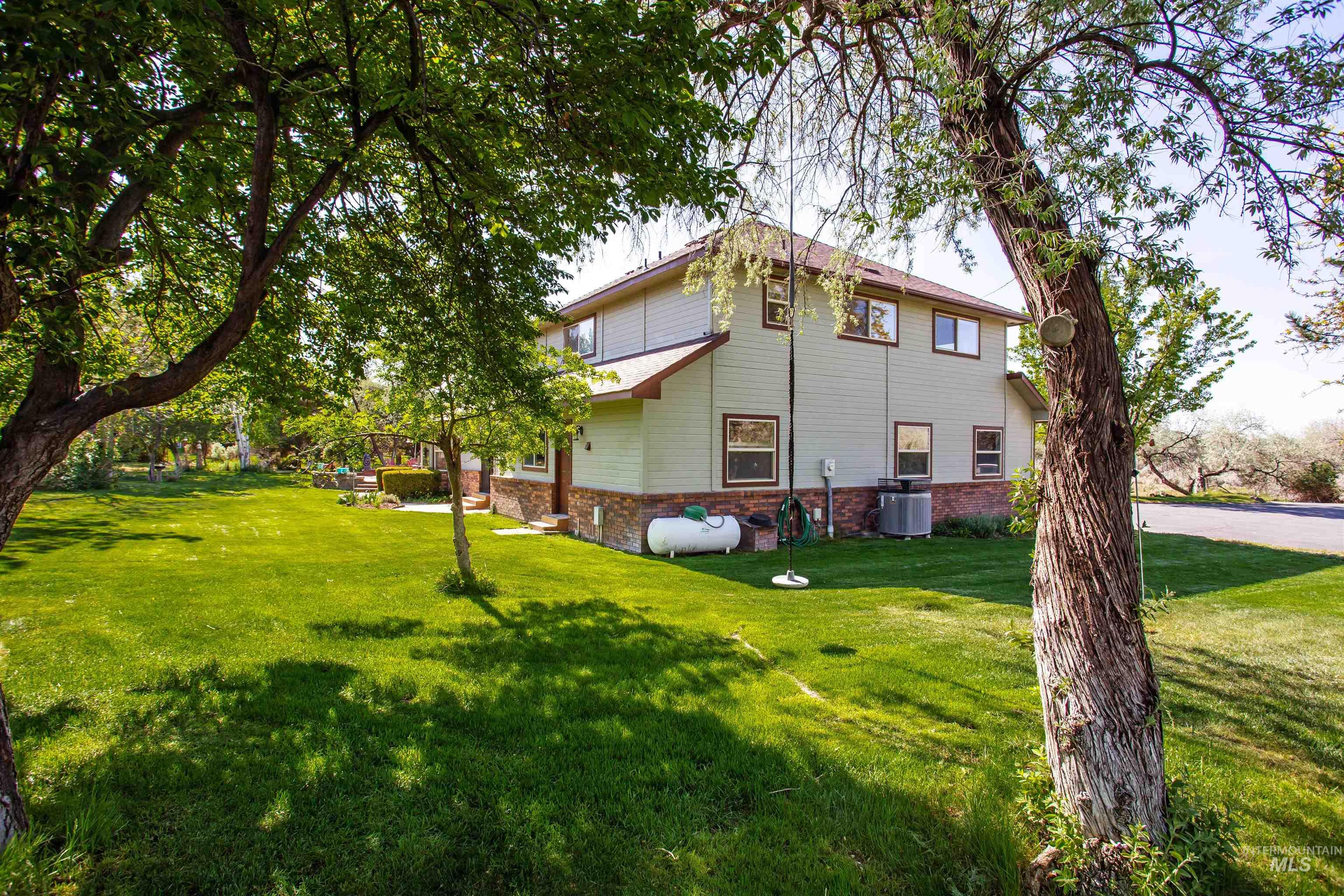 main property photo 10