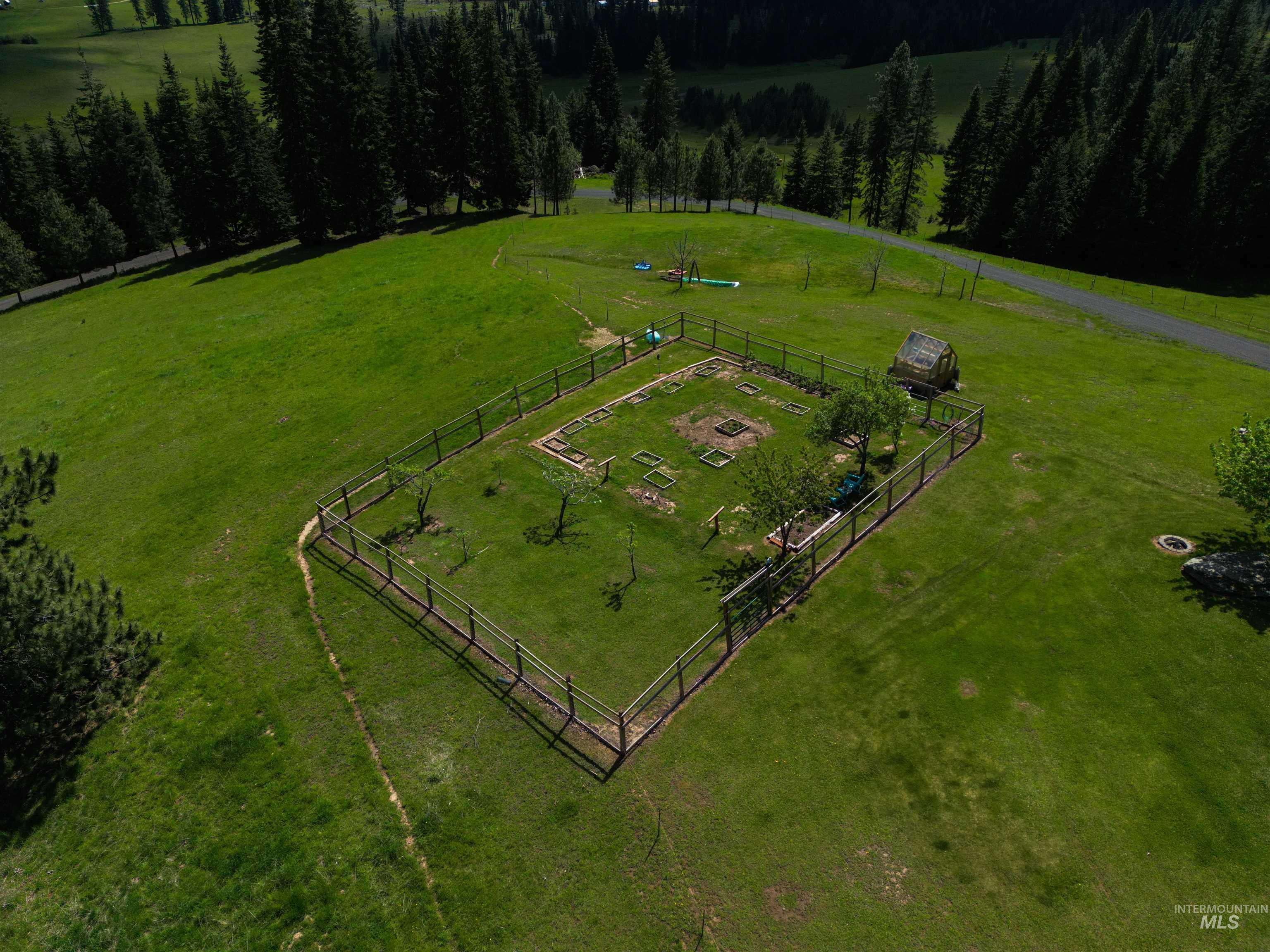 main property photo 40