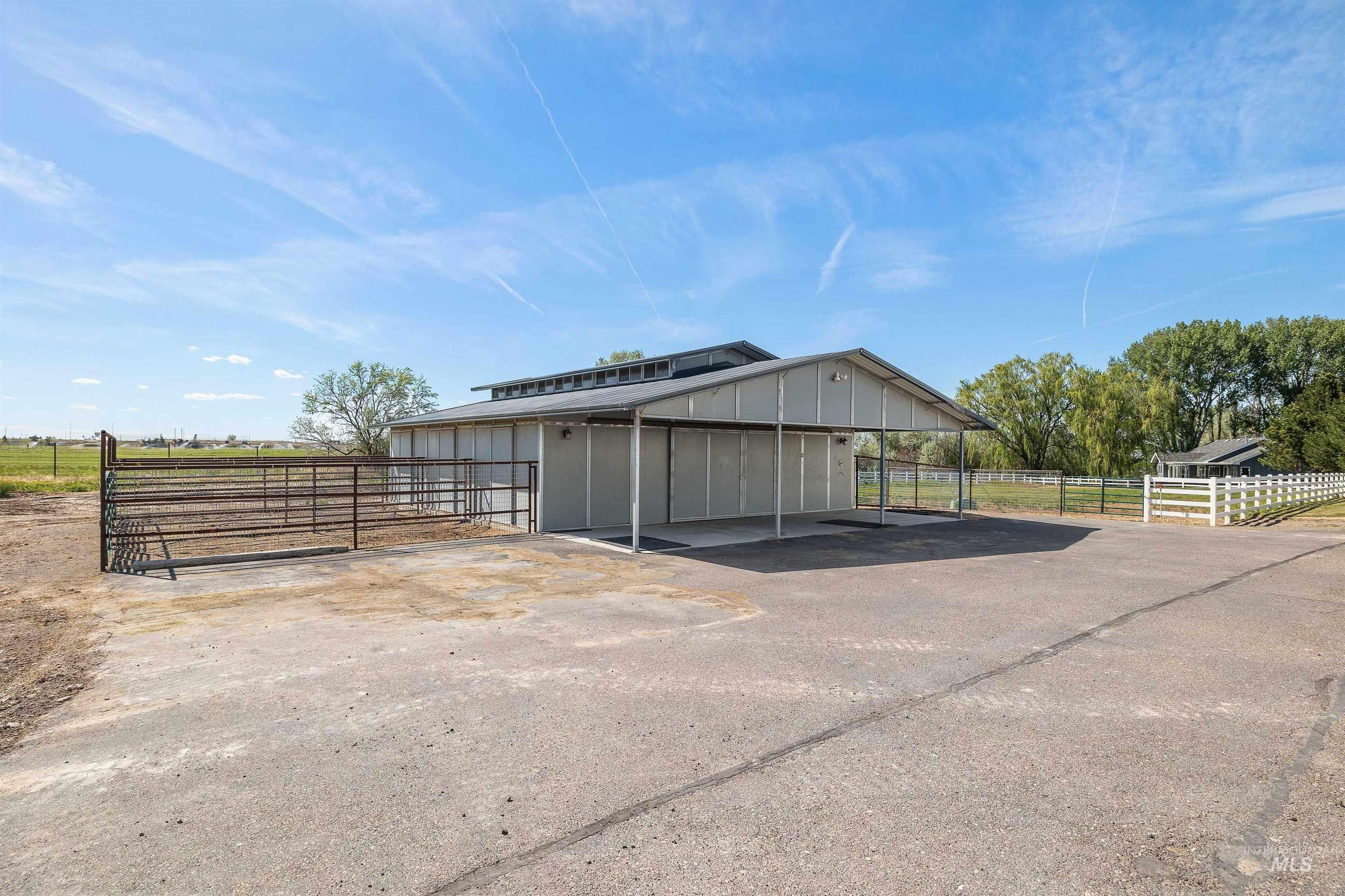 main property photo 41