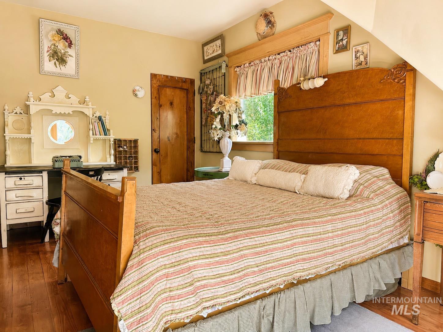main property photo 11
