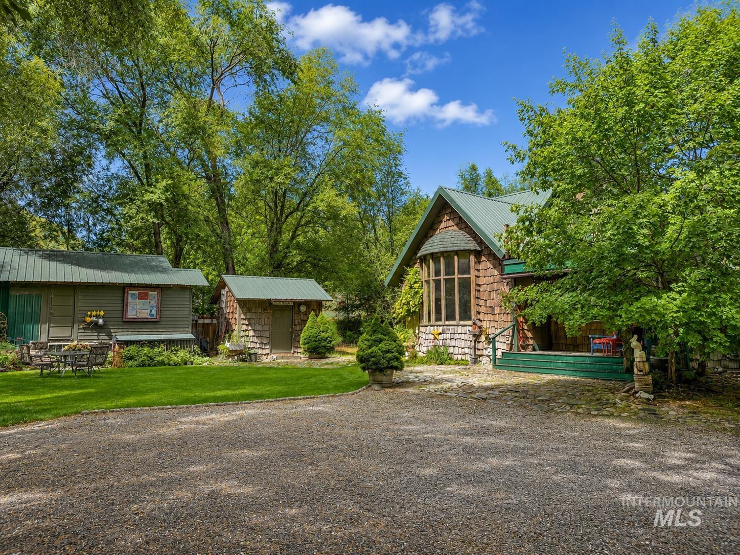 main property photo 18