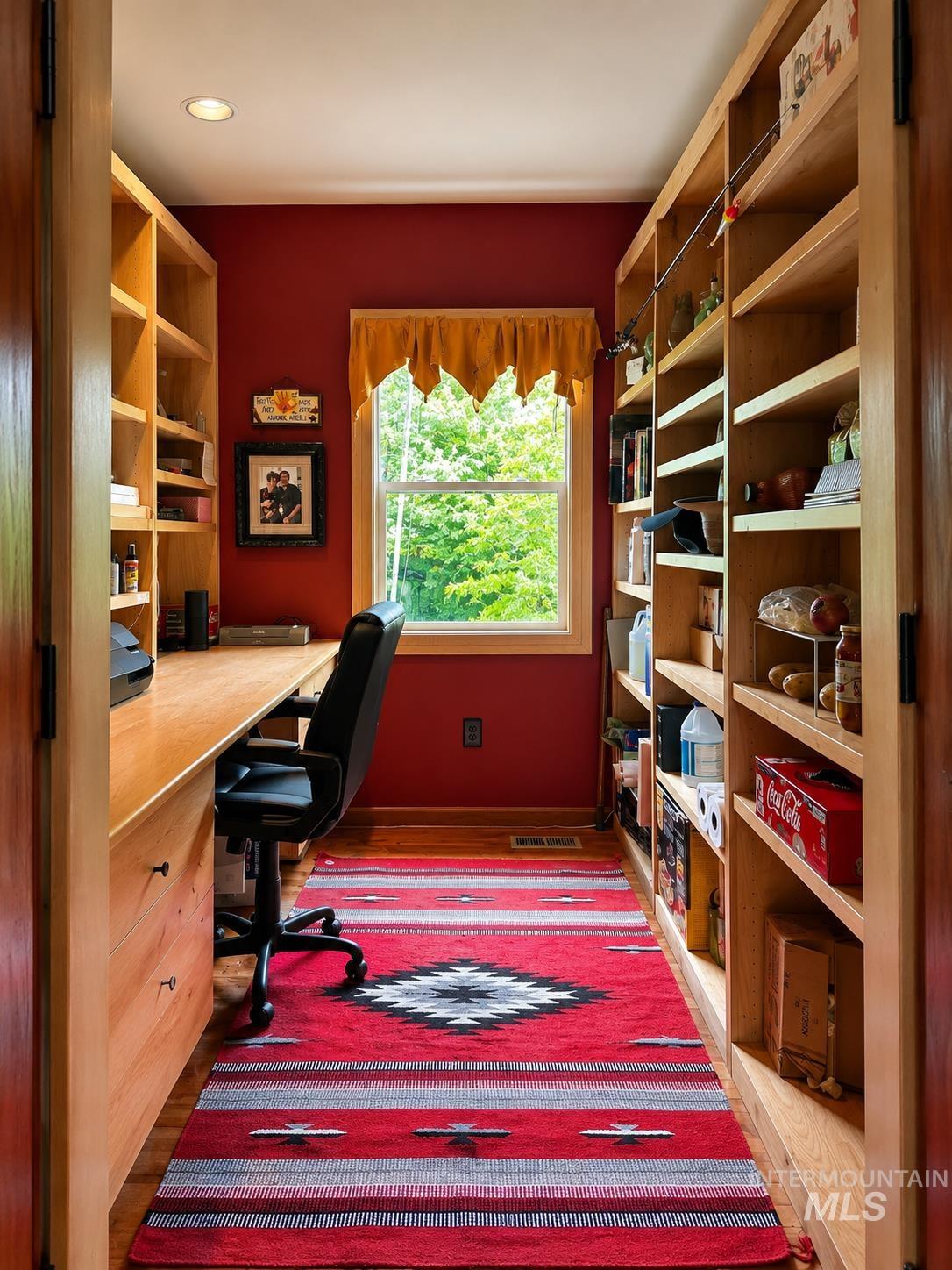 main property photo 27