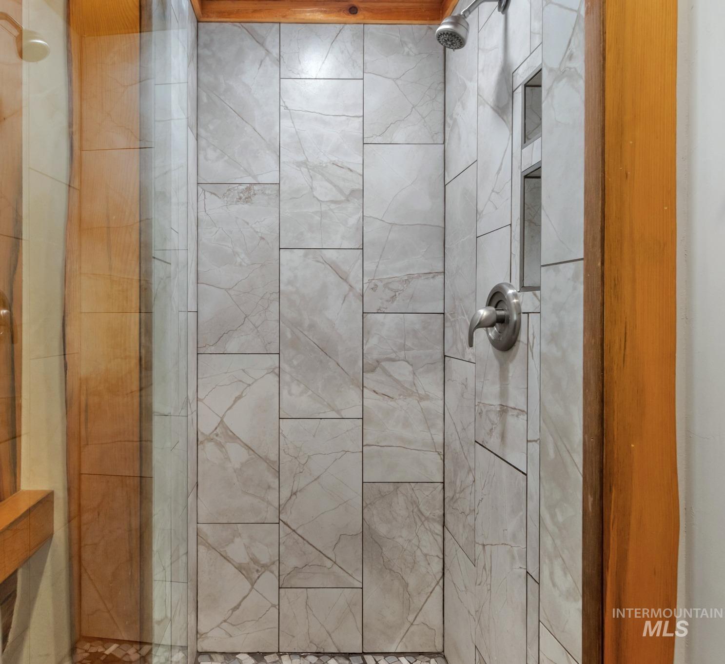 property viewer photo 18