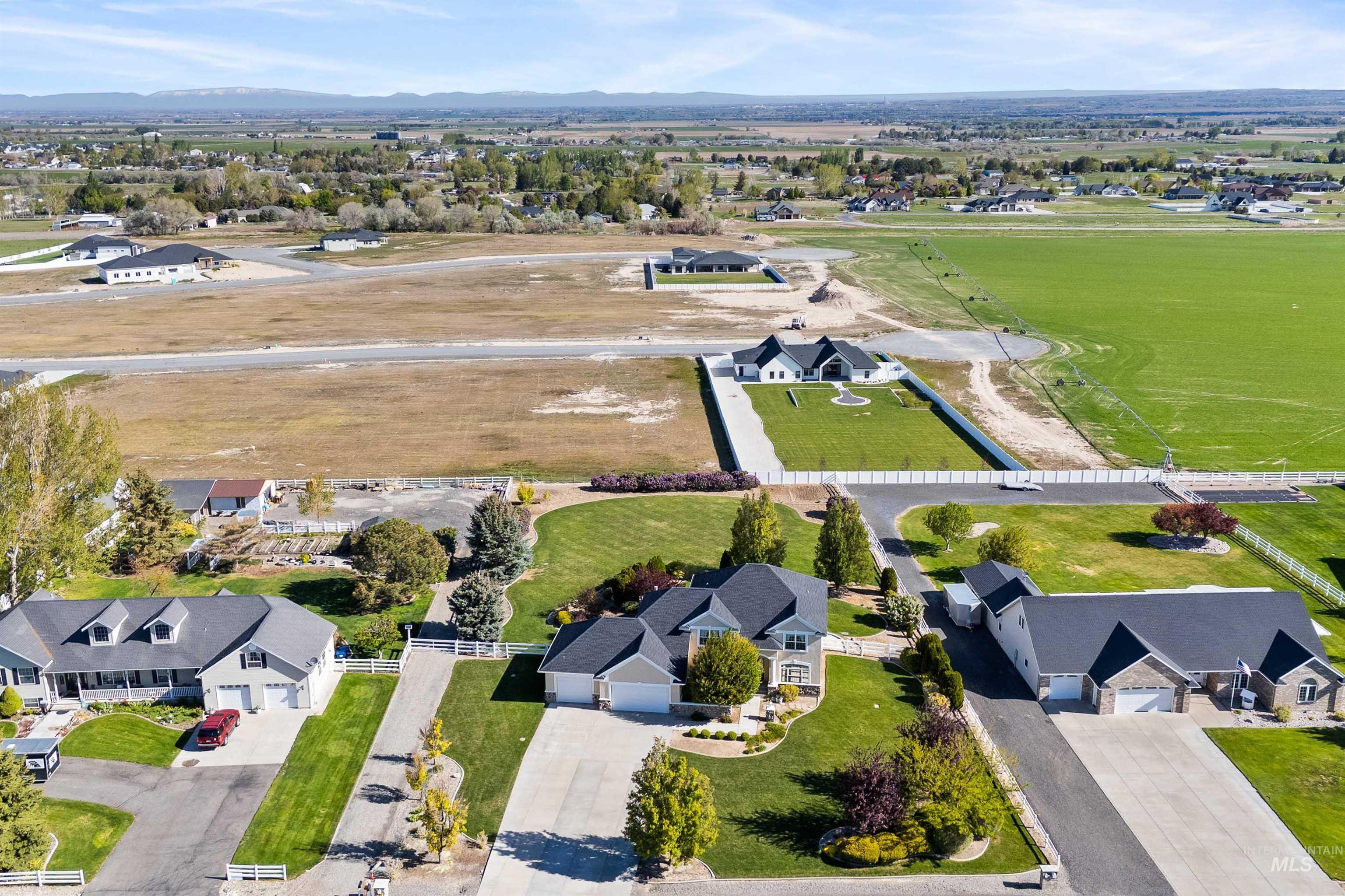 main property photo 40