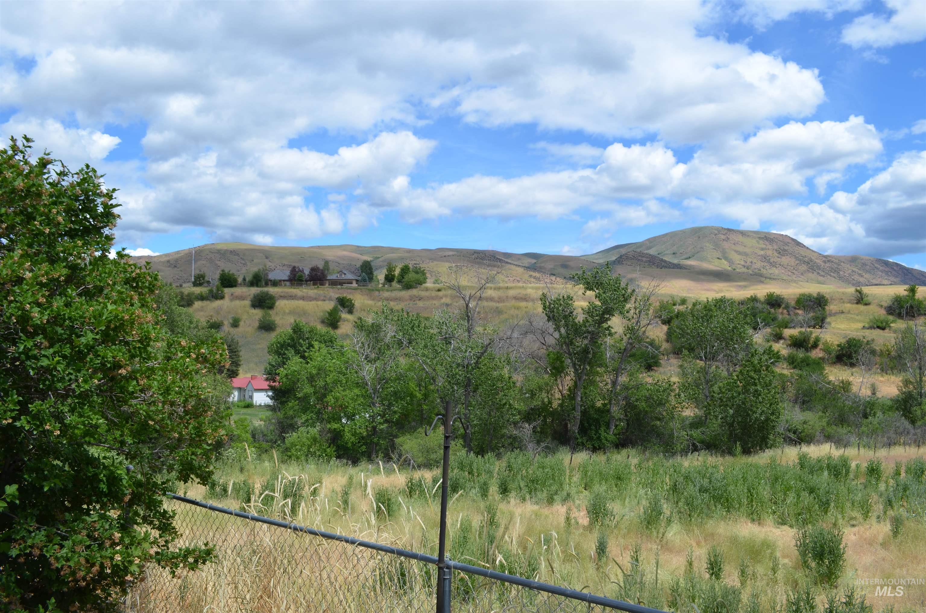 main property photo 9
