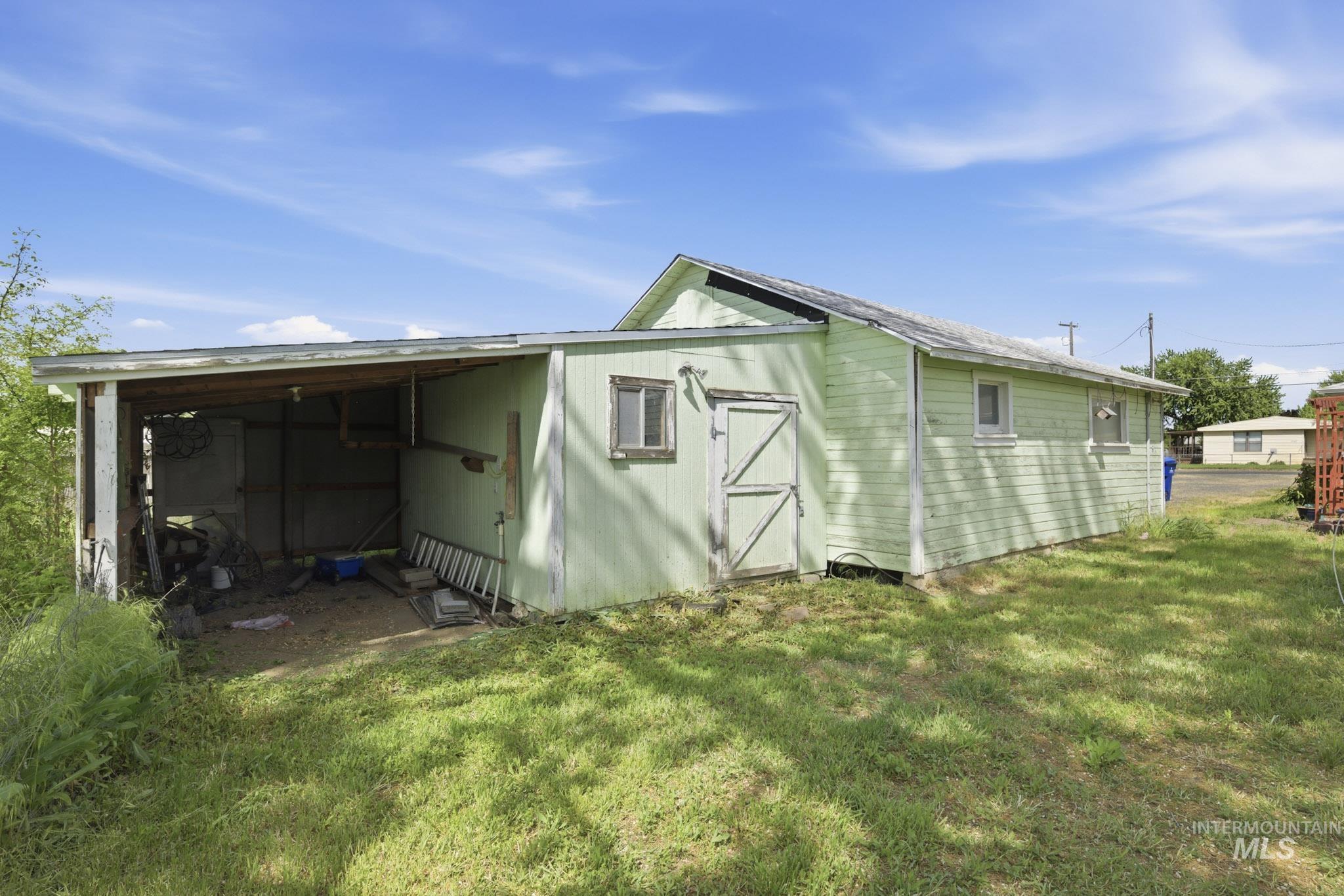 main property photo 32