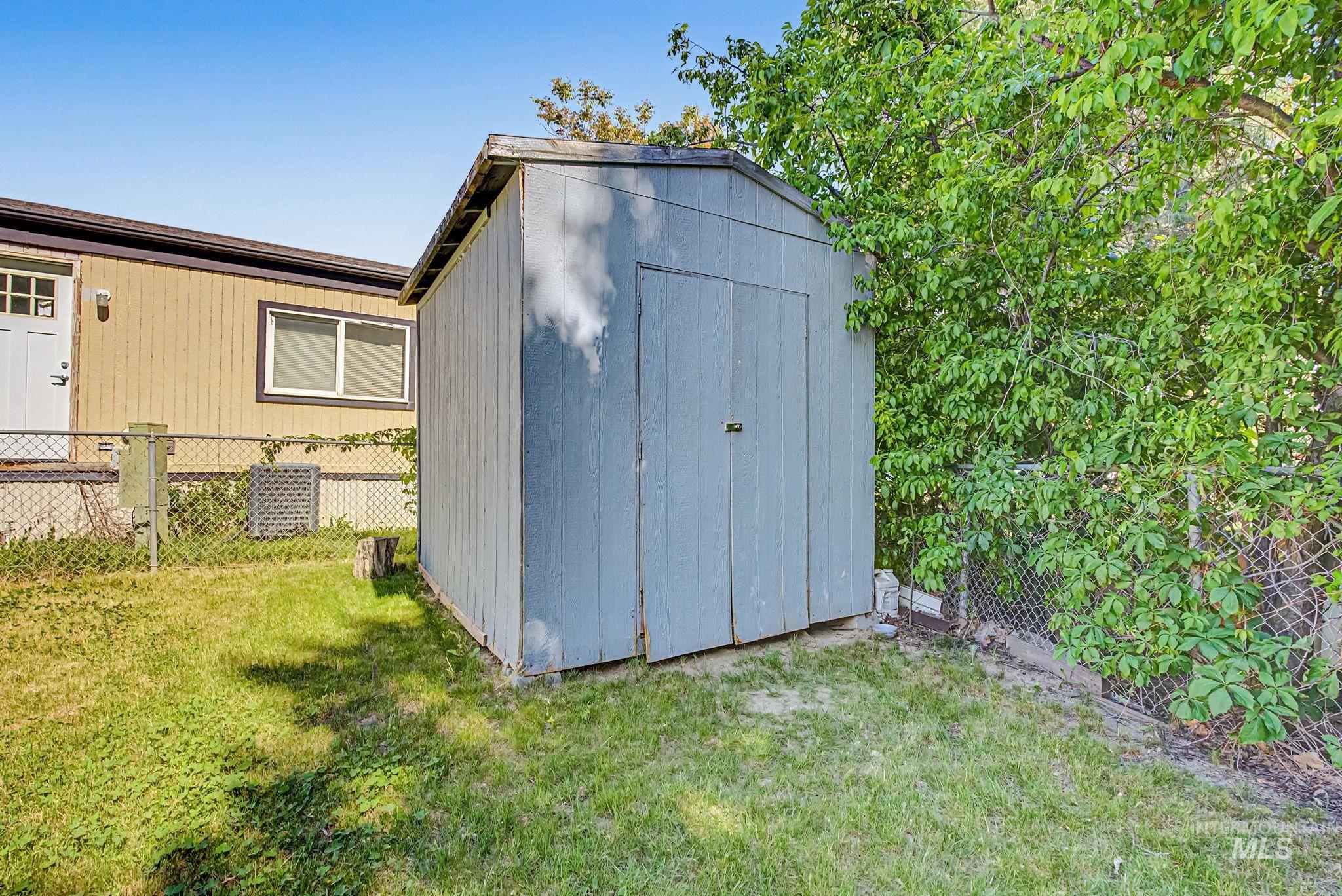 main property photo 23
