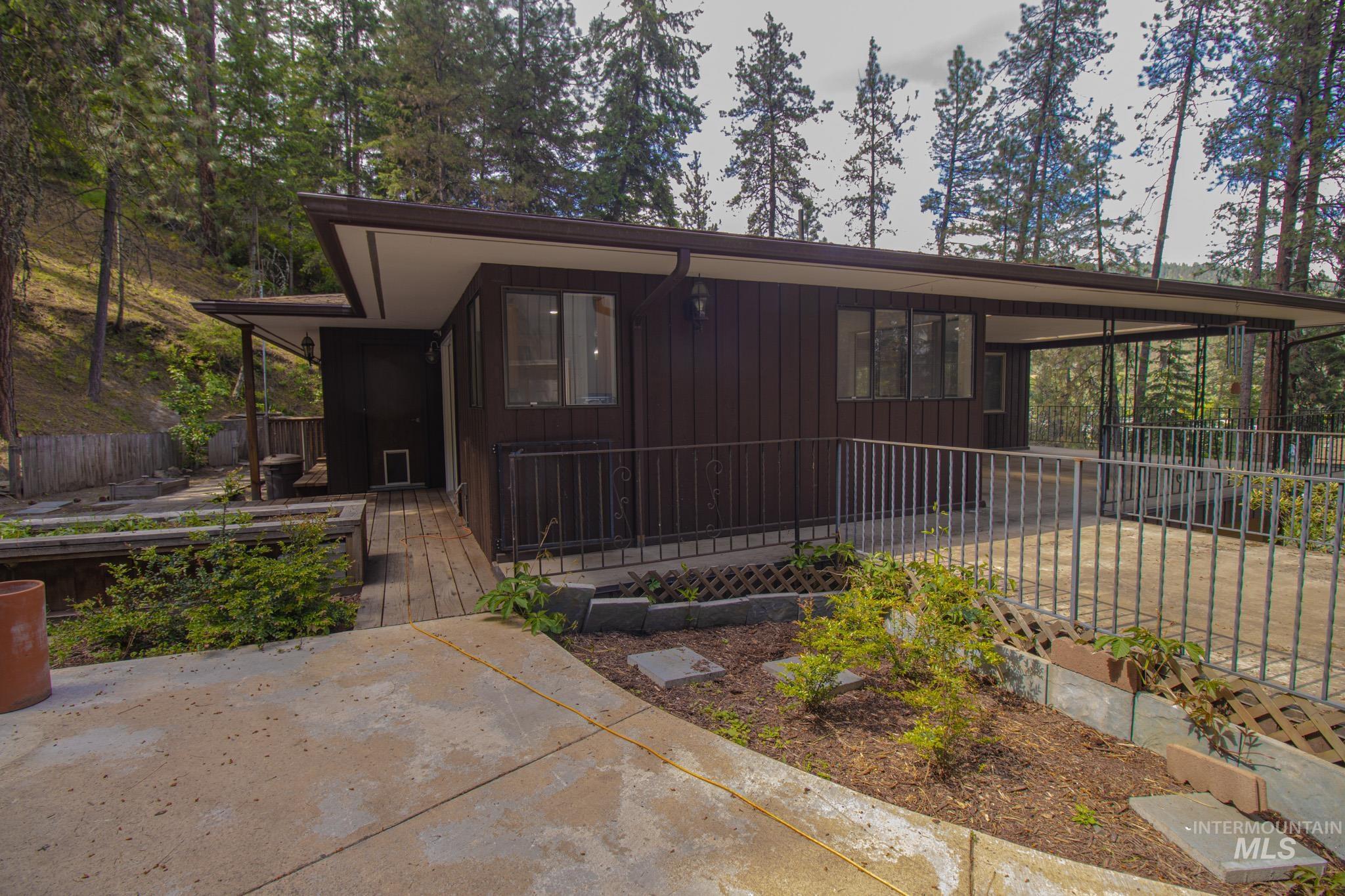 main property photo 41