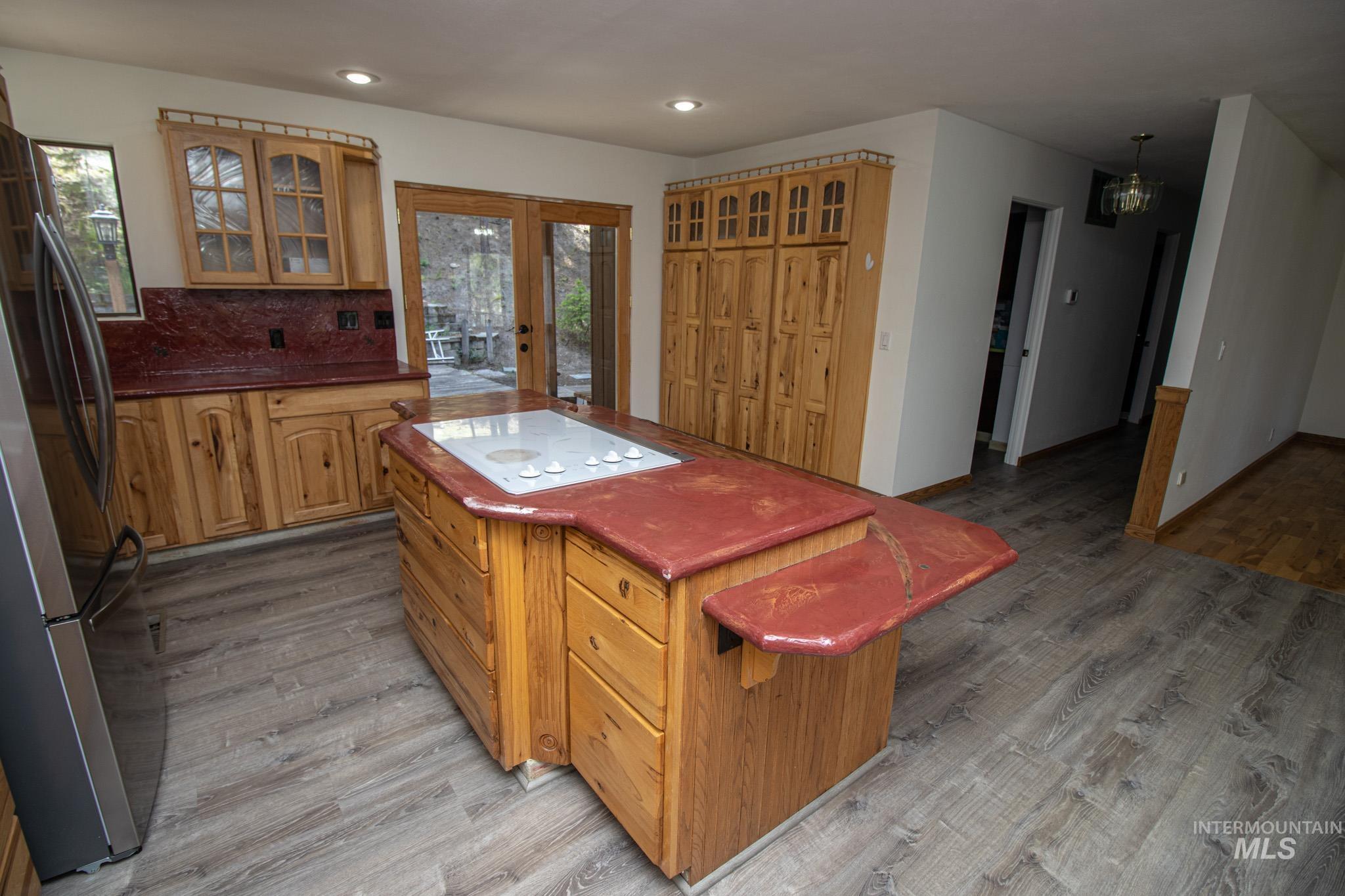 main property photo 6