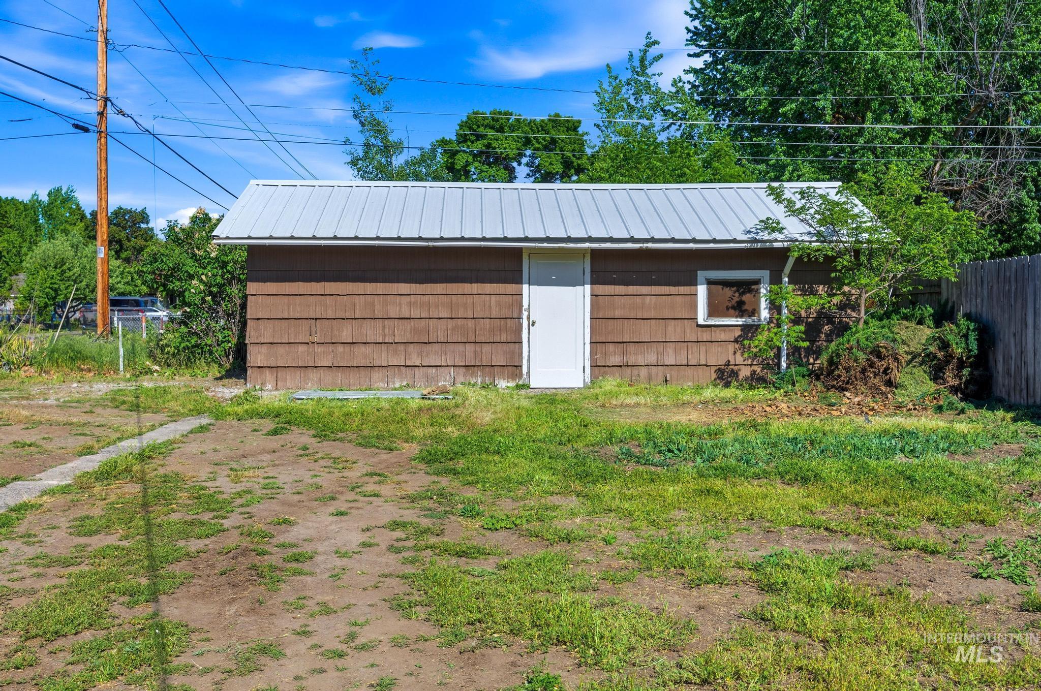 main property photo 26