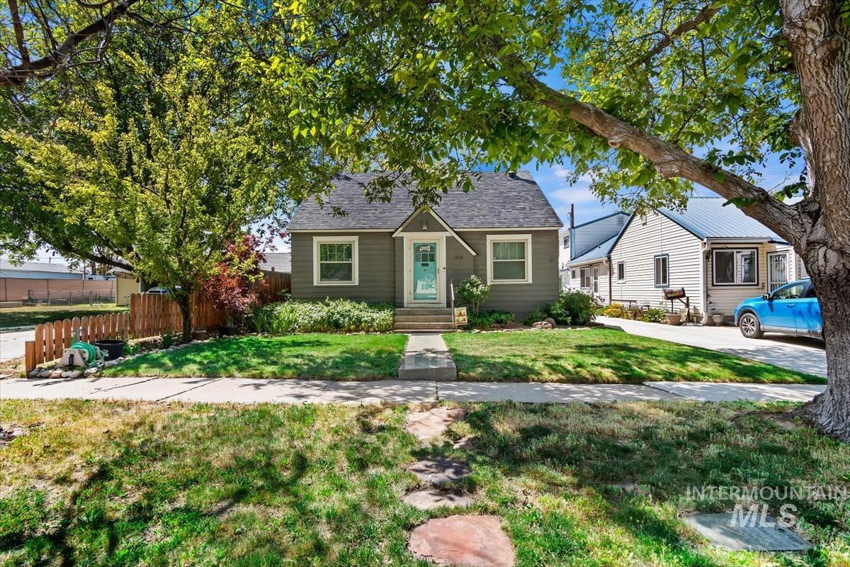 main property photo 35