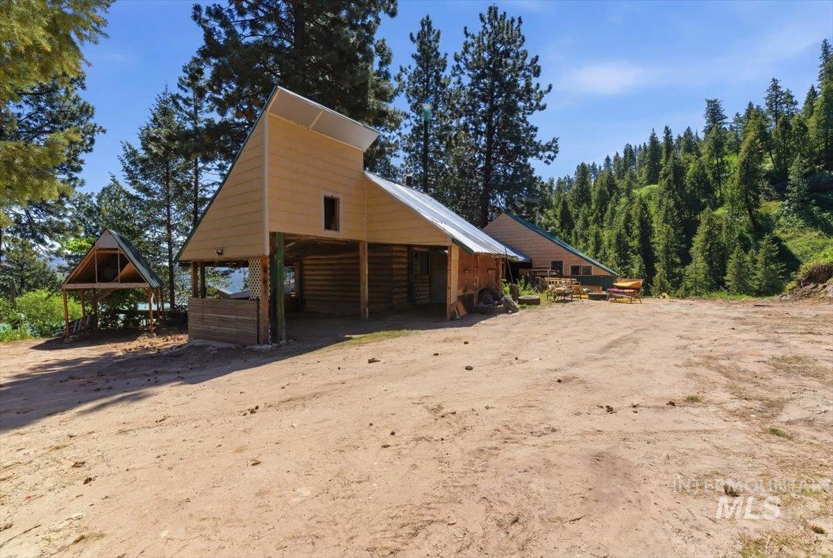 main property photo 11