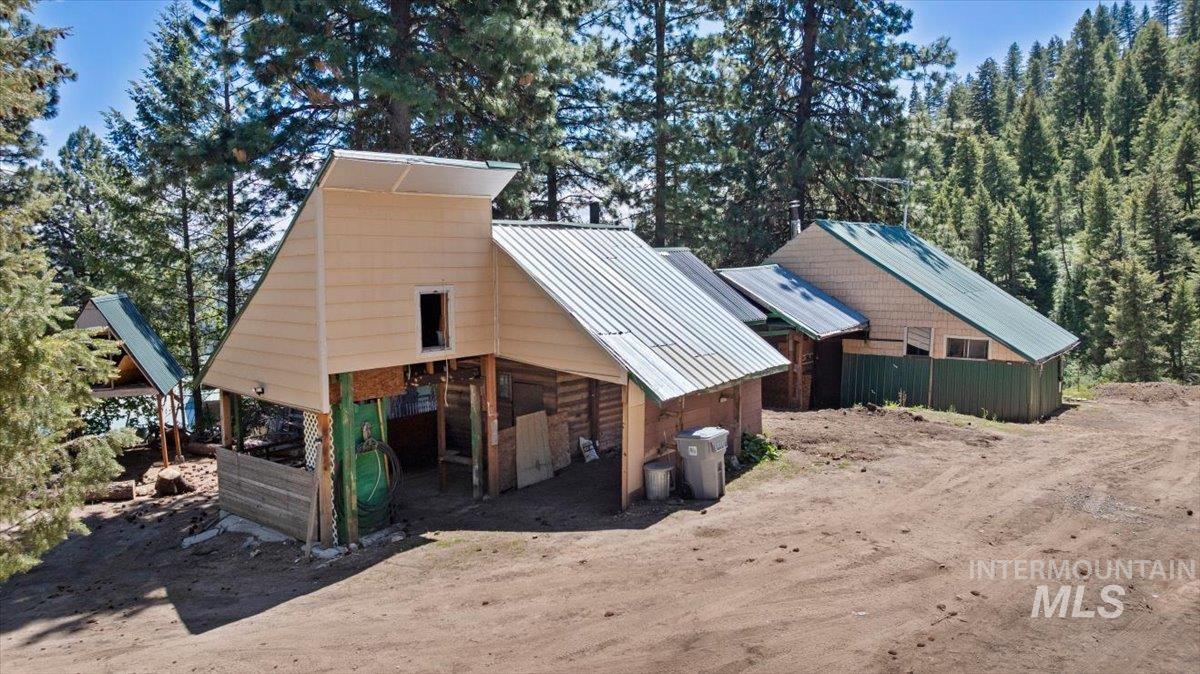 main property photo 25