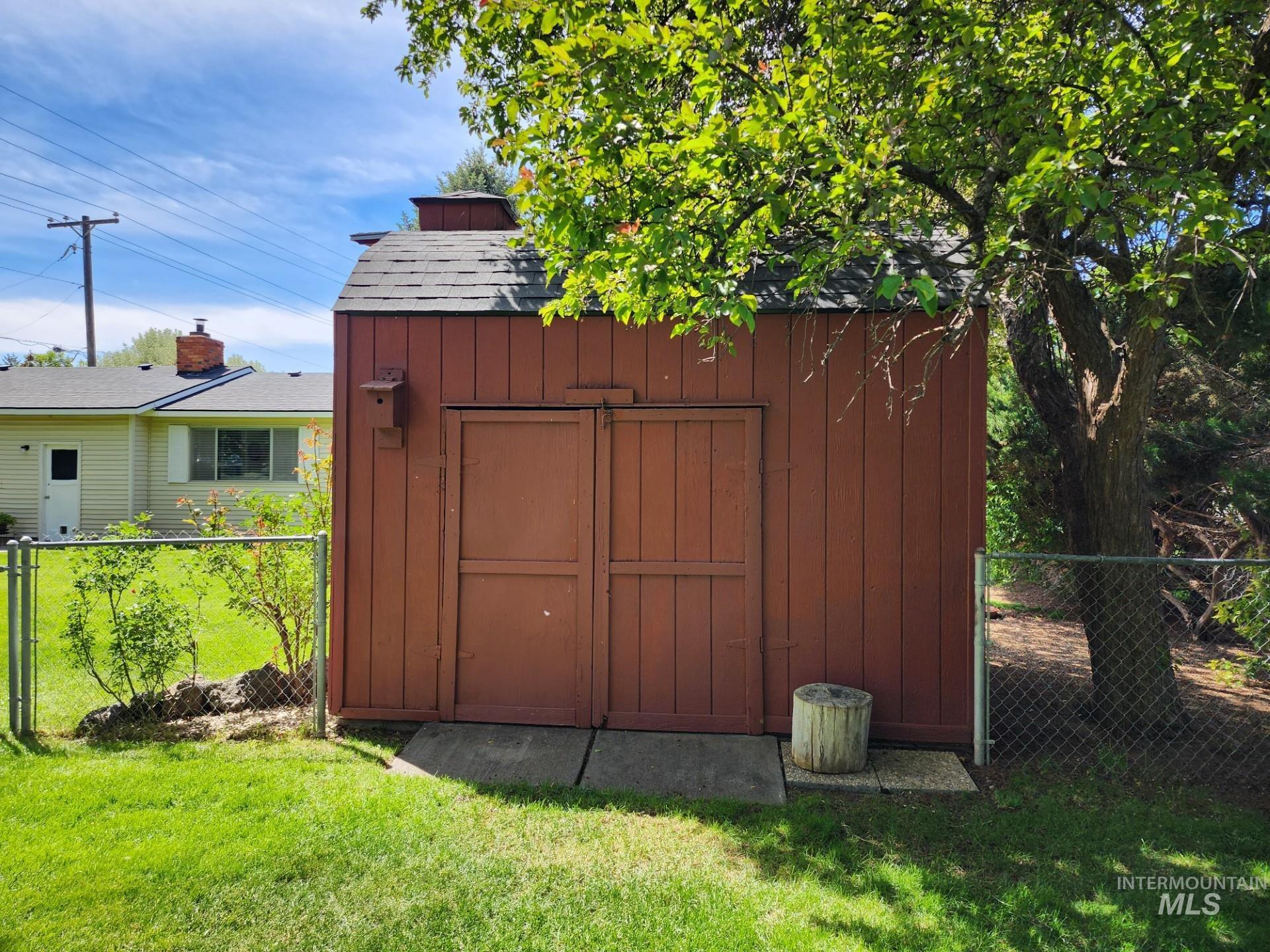 main property photo 22