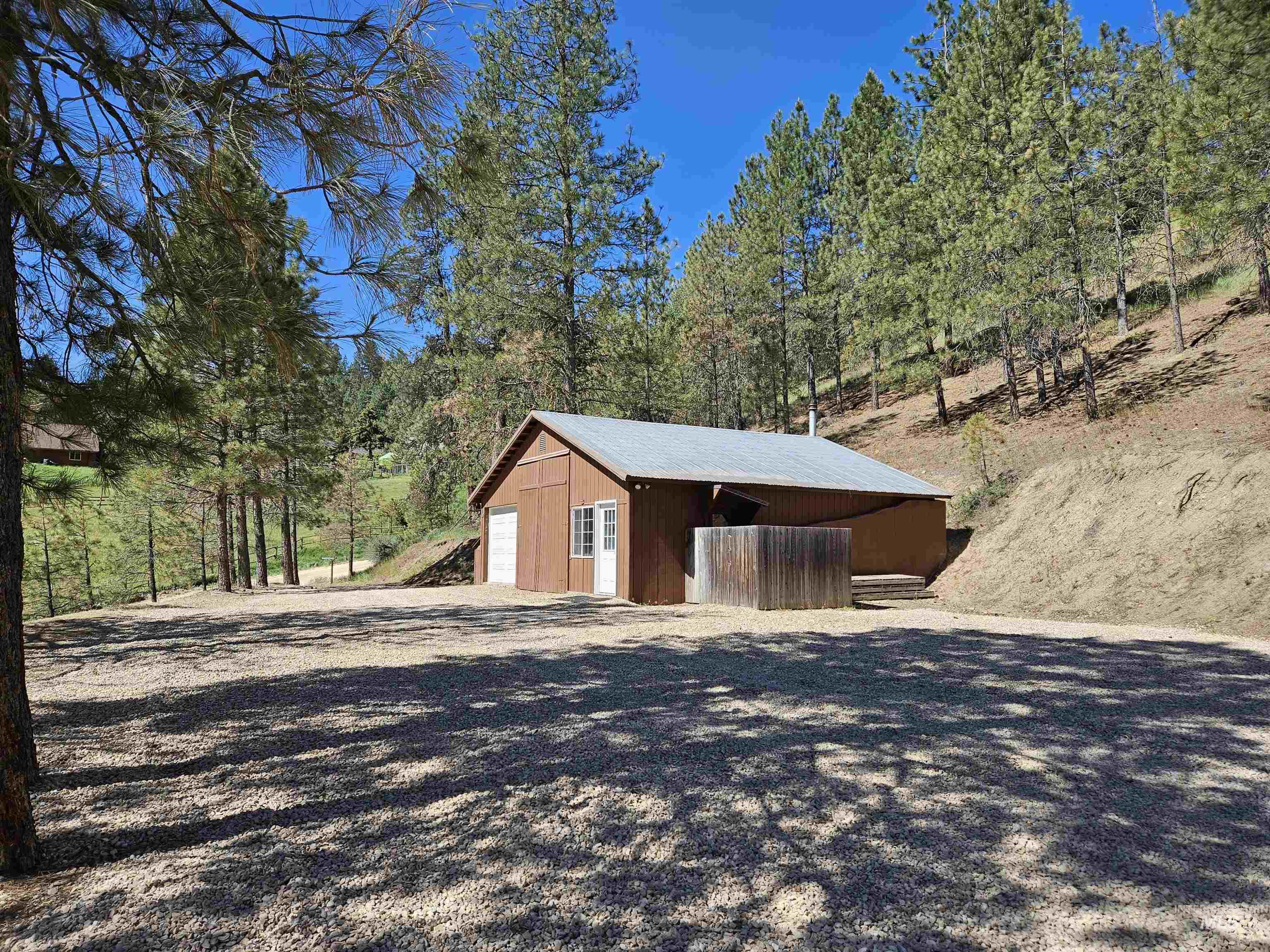main property photo 45