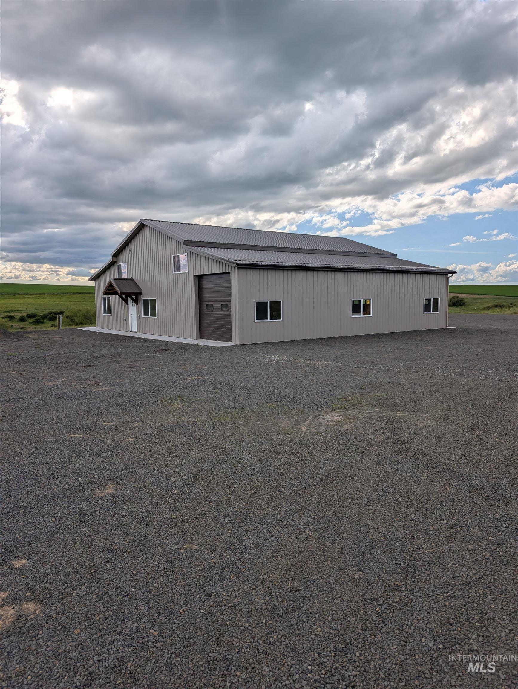 main property photo 25