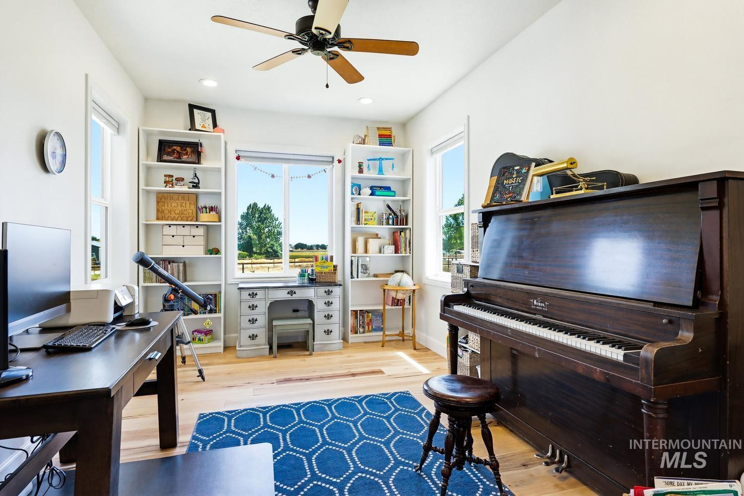 main property photo 33