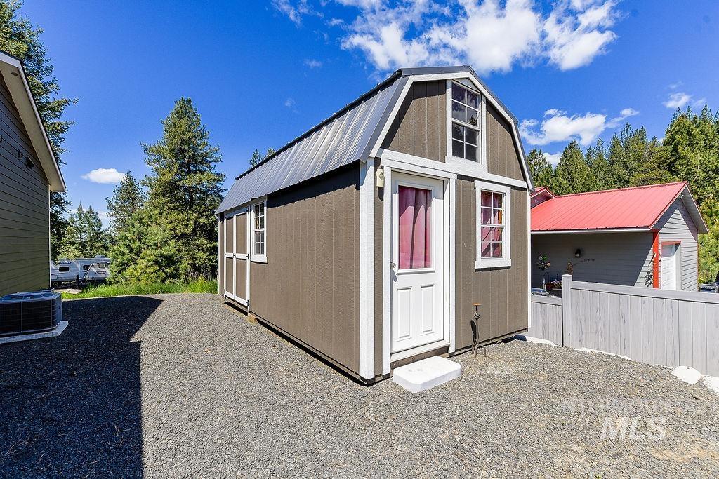 main property photo 41