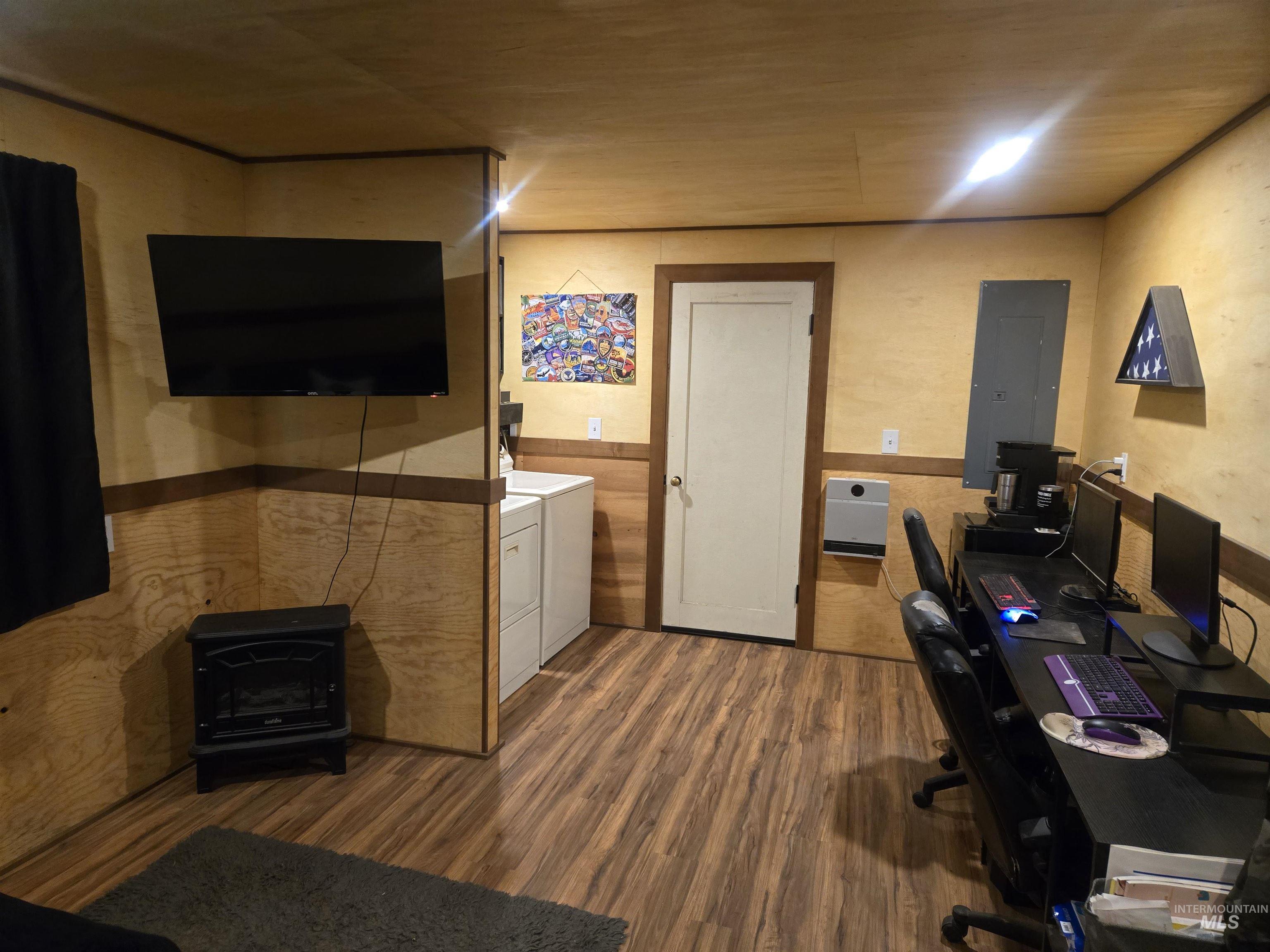 main property photo 6