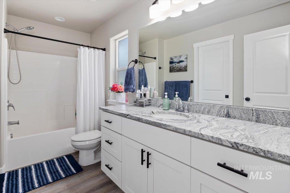 property viewer photo 16