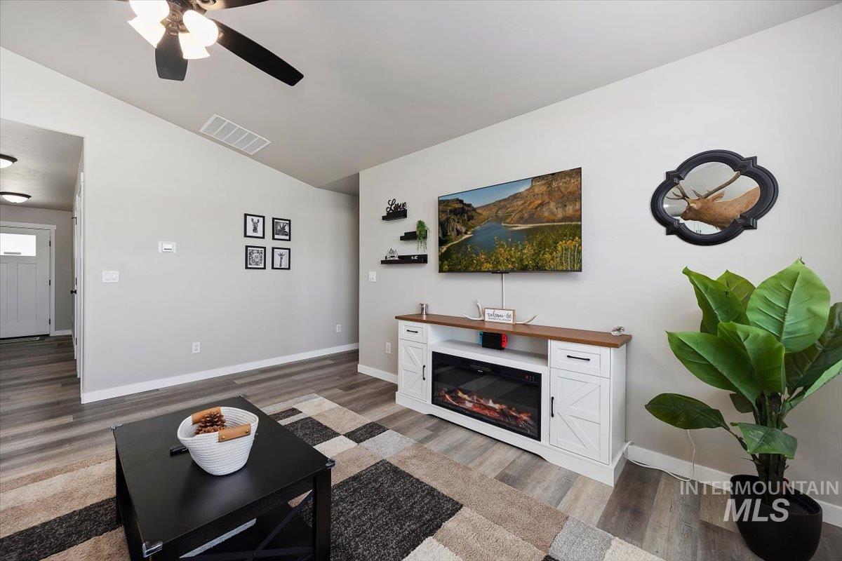 property viewer photo 3