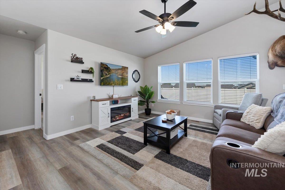property viewer photo 5
