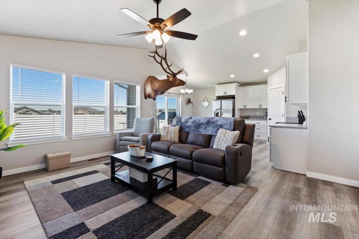 property viewer photo 6