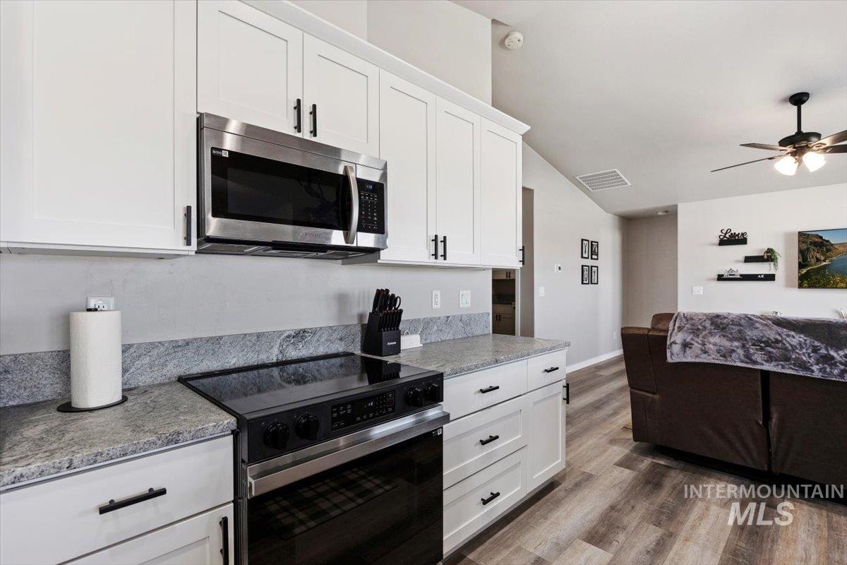property viewer photo 9