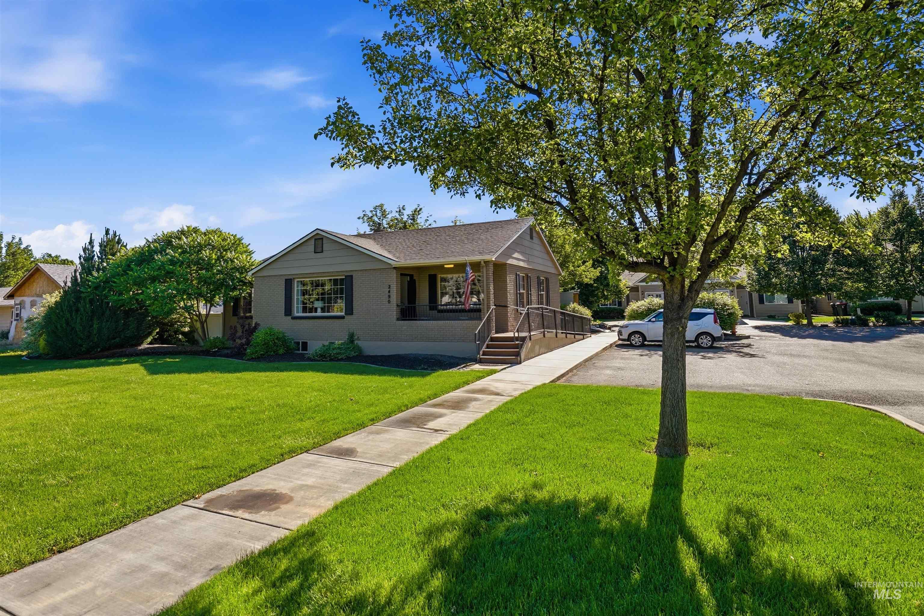 main property photo 26