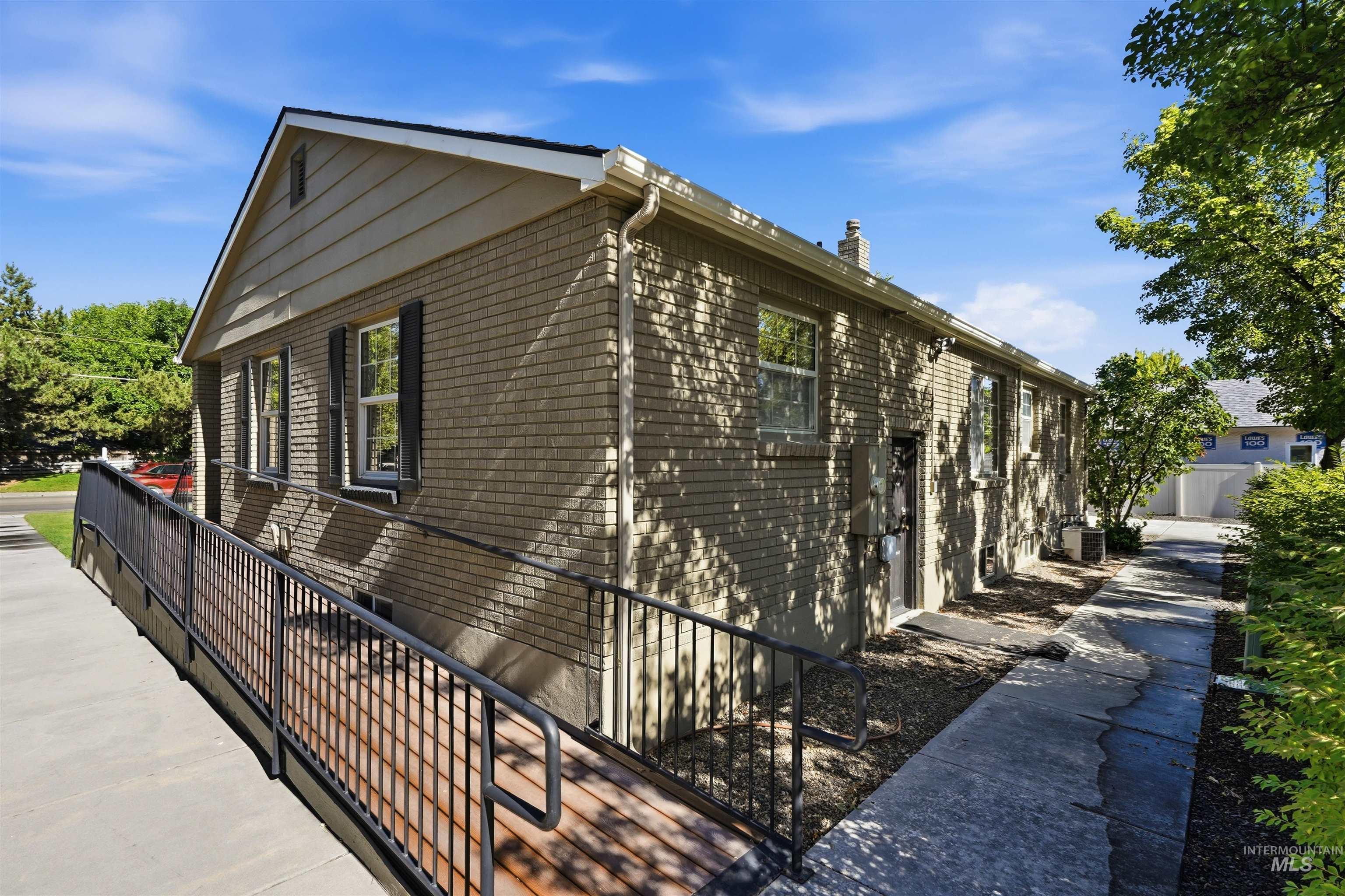 main property photo 27