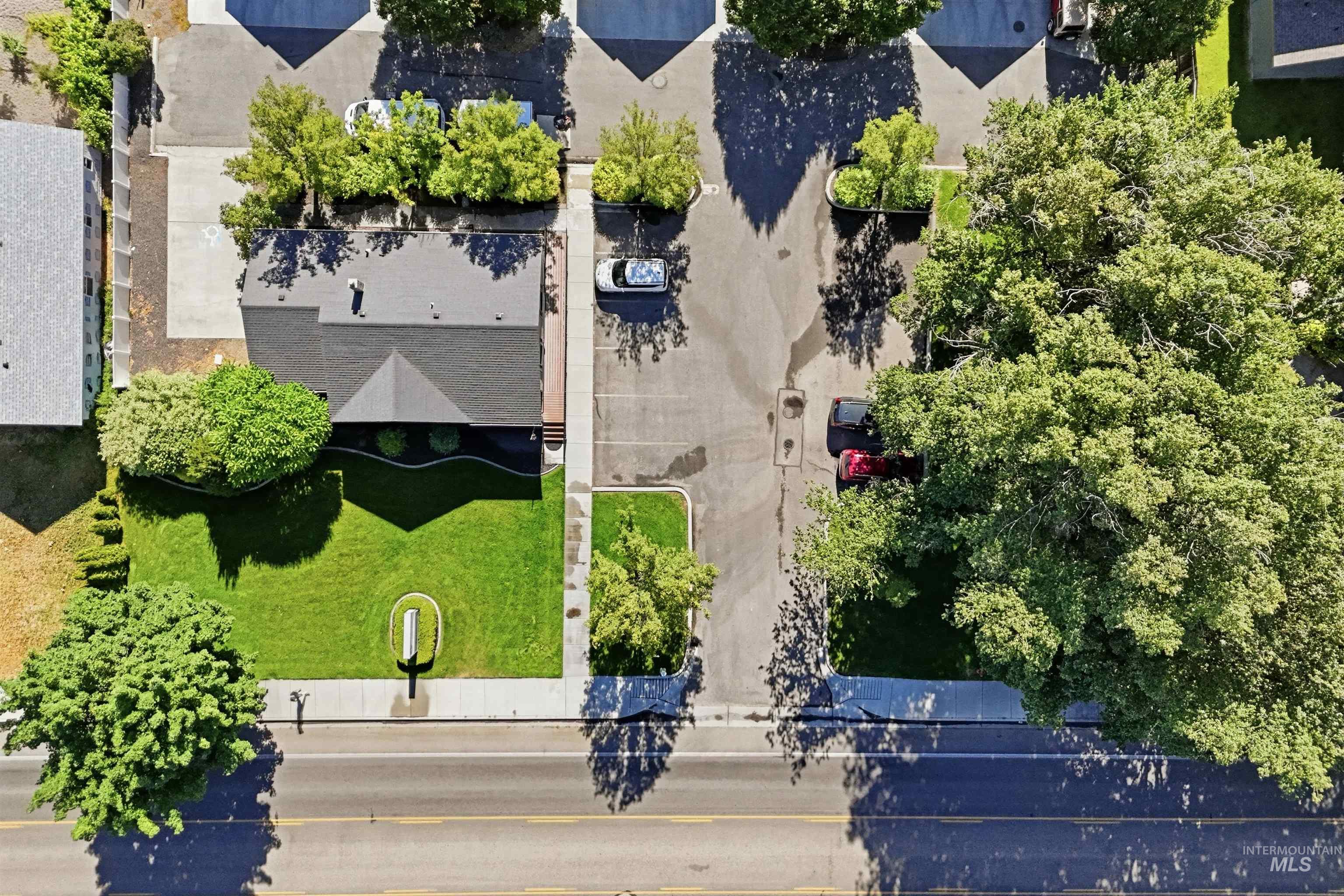 main property photo 31