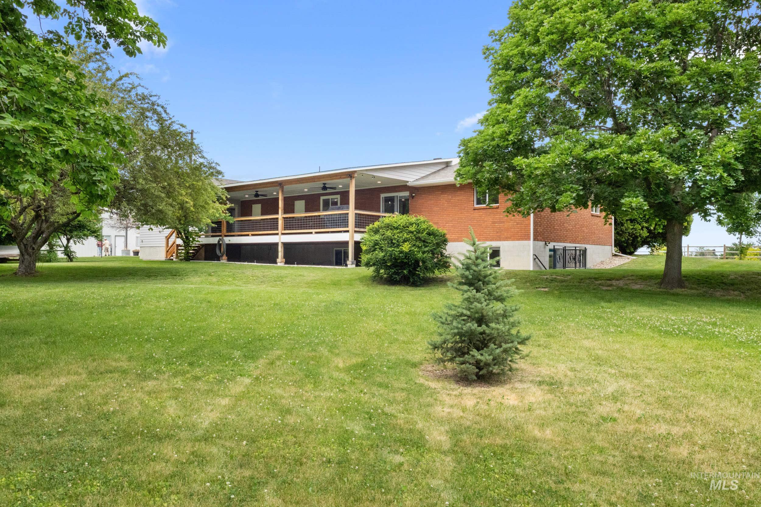 main property photo 40